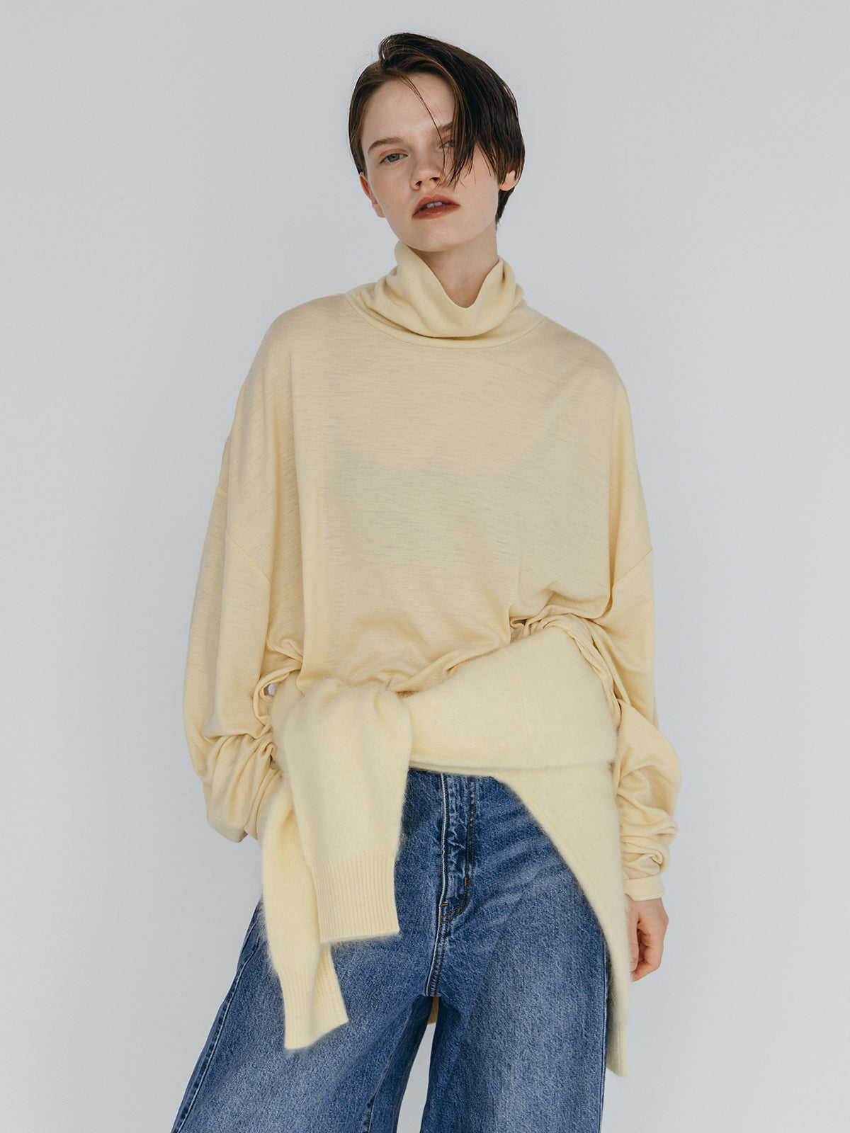 FINE WOOL OVER HIGH NECK TOPS