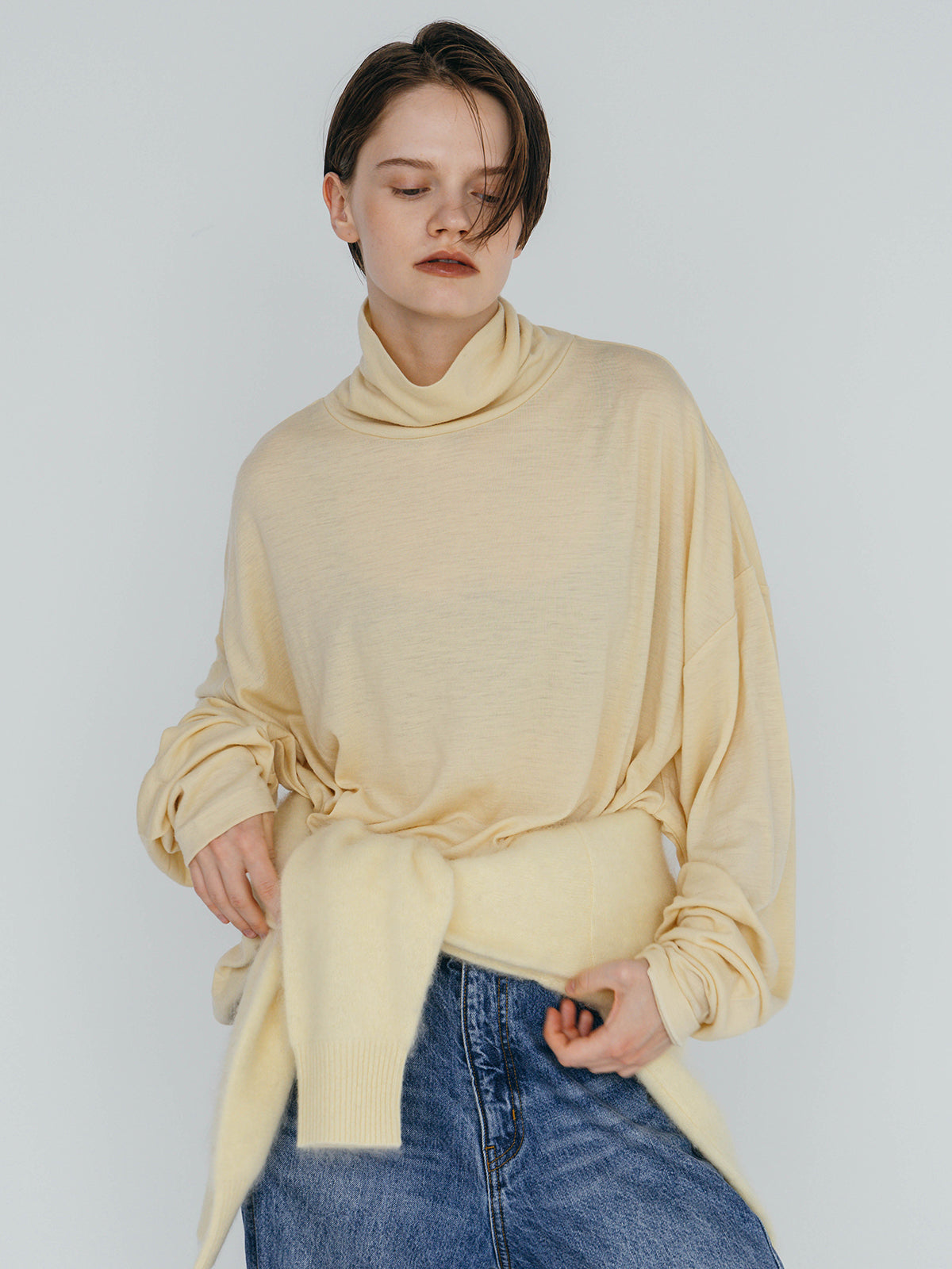 FINE WOOL OVER HIGH NECK TOPS