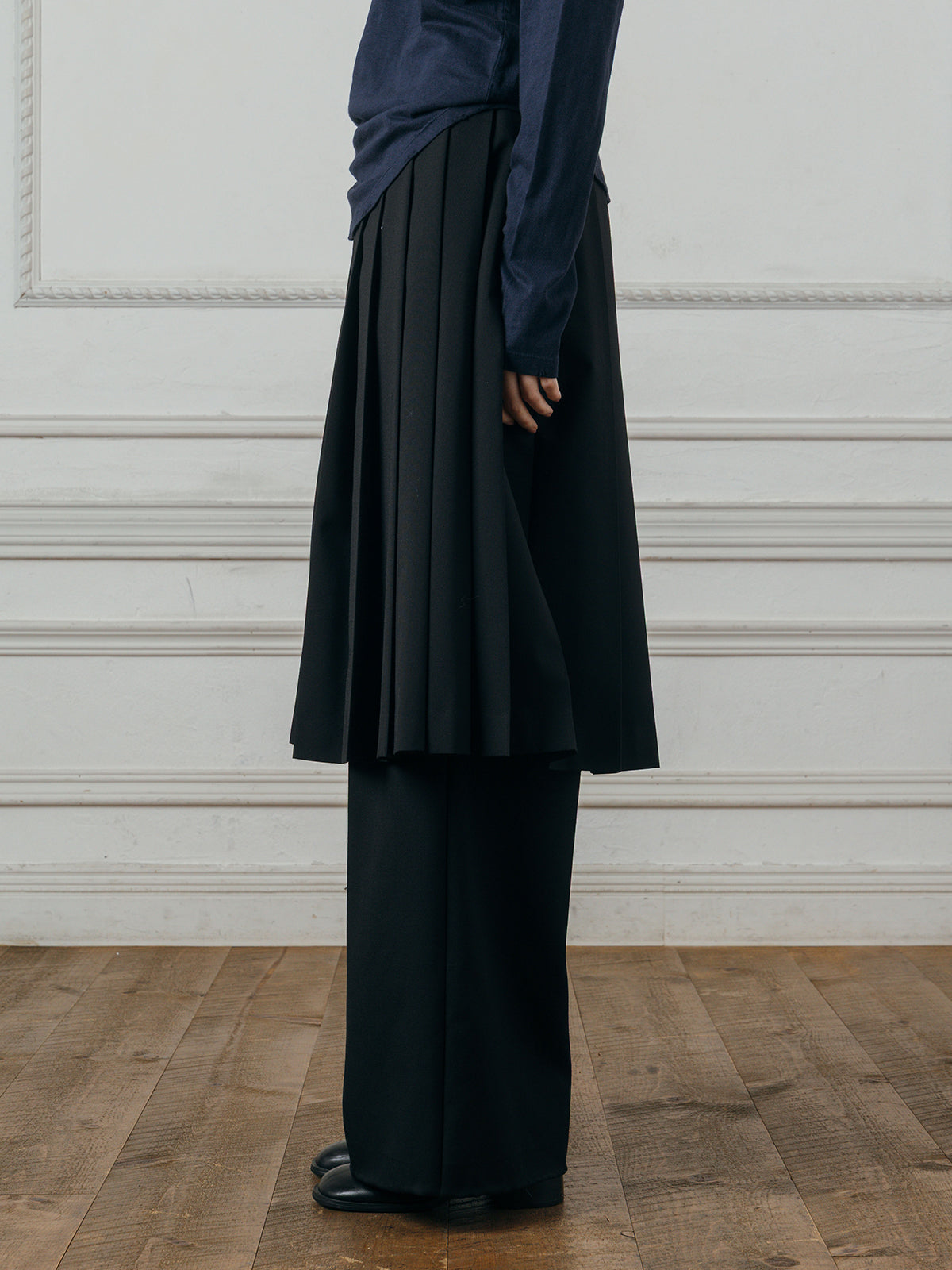 PLEATED MIDI SKIRT