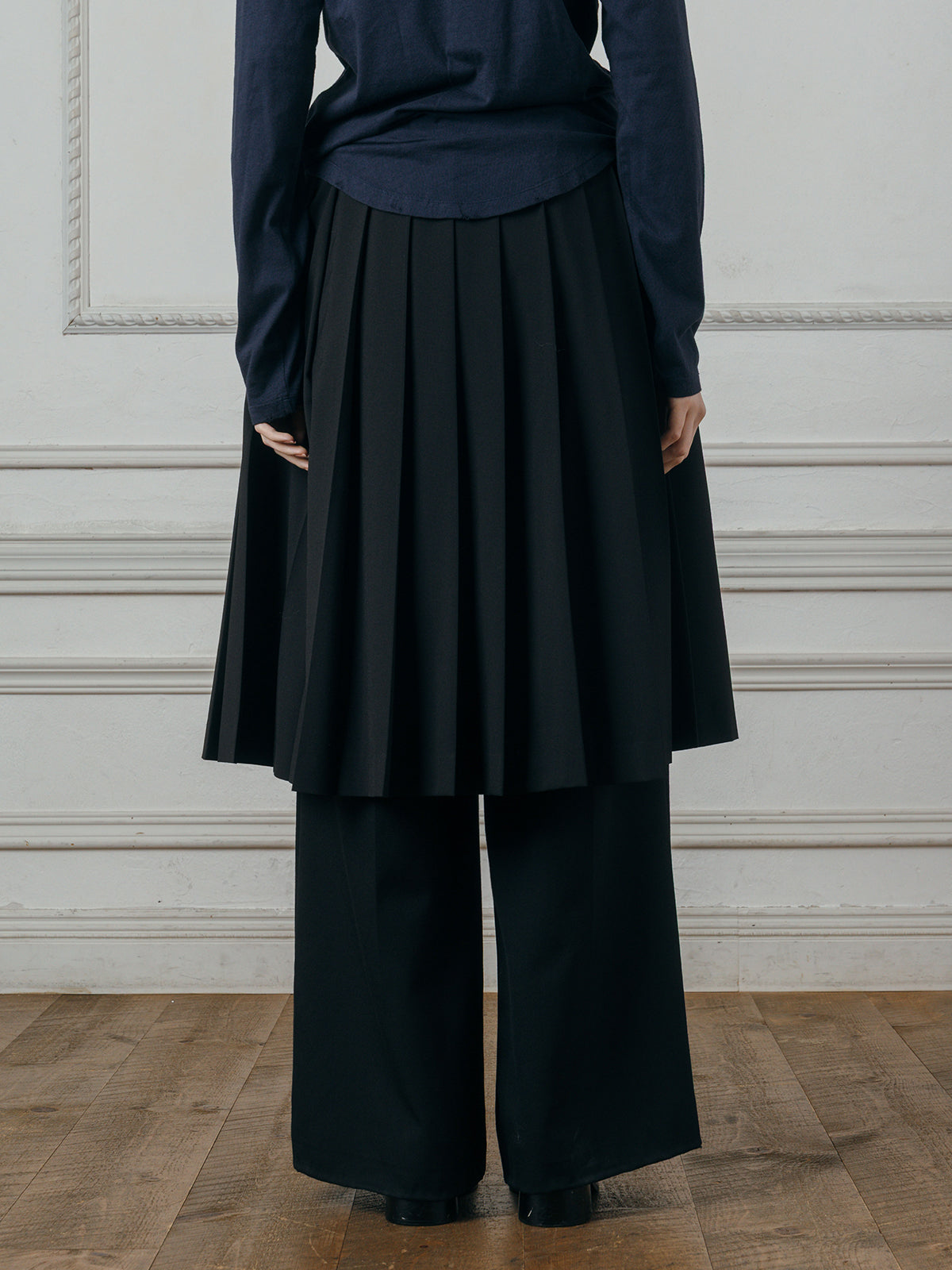 PLEATED MIDI SKIRT
