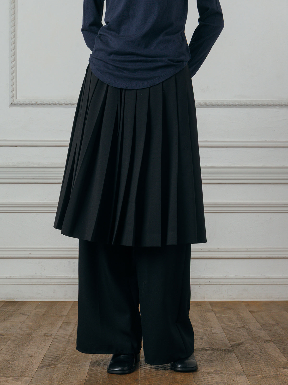 PLEATED MIDI SKIRT