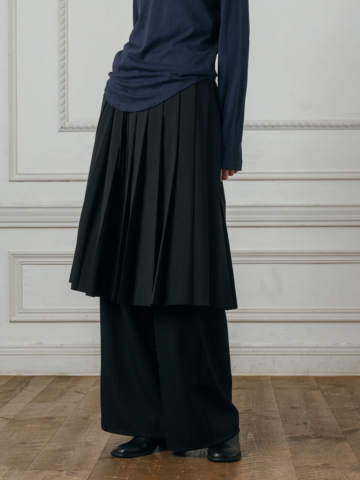 PLEATED MIDI SKIRT