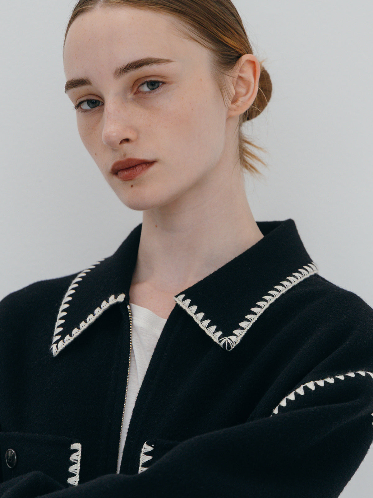 WOOL EMBROIDERY SHORT ZIP JACKET