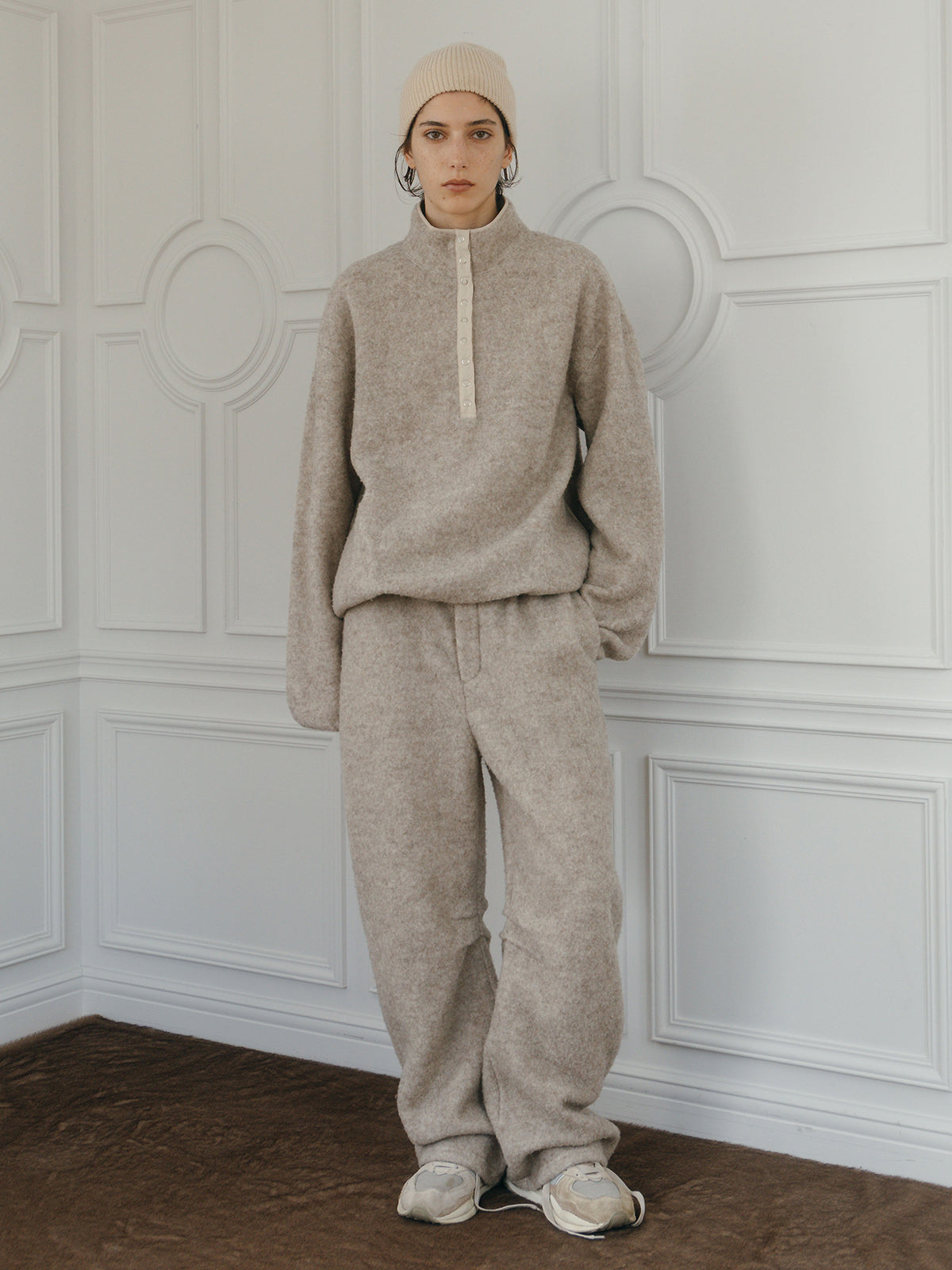 WOOL FLEECE CURVE PANTS