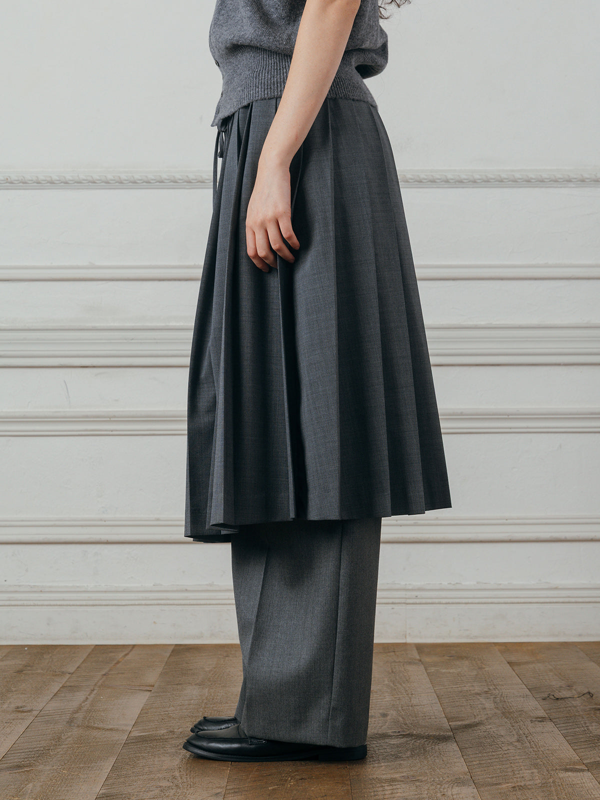 PLEATED MIDI SKIRT