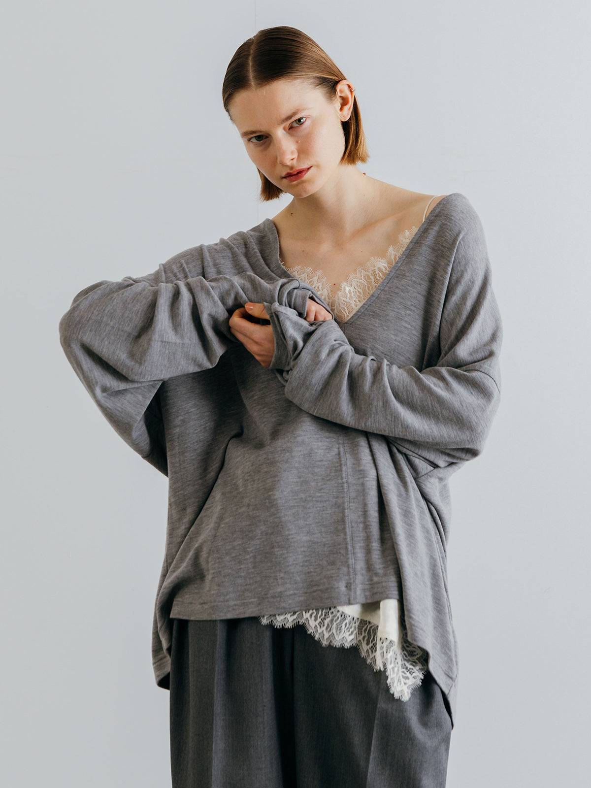 SUPER 120s FINE WOOL V NECK KNIT