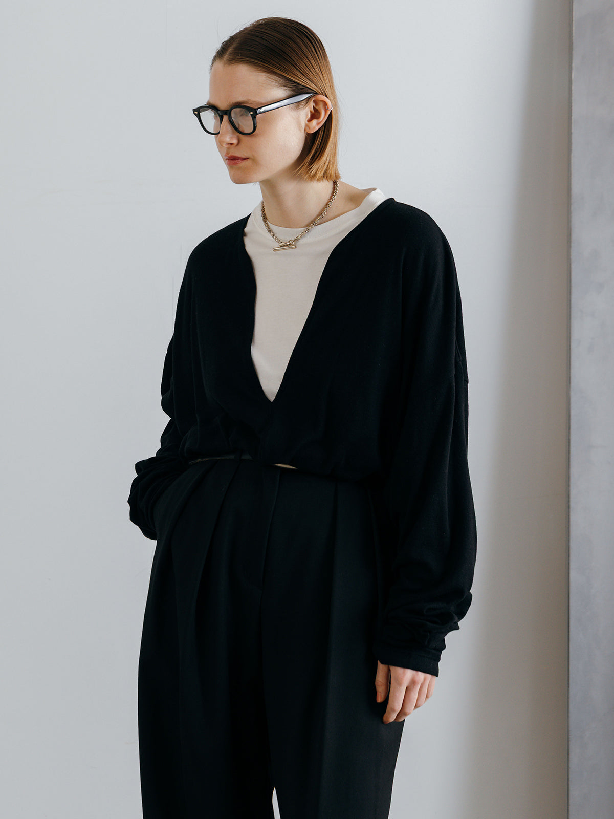 SUPER 120s FINE WOOL V NECK KNIT