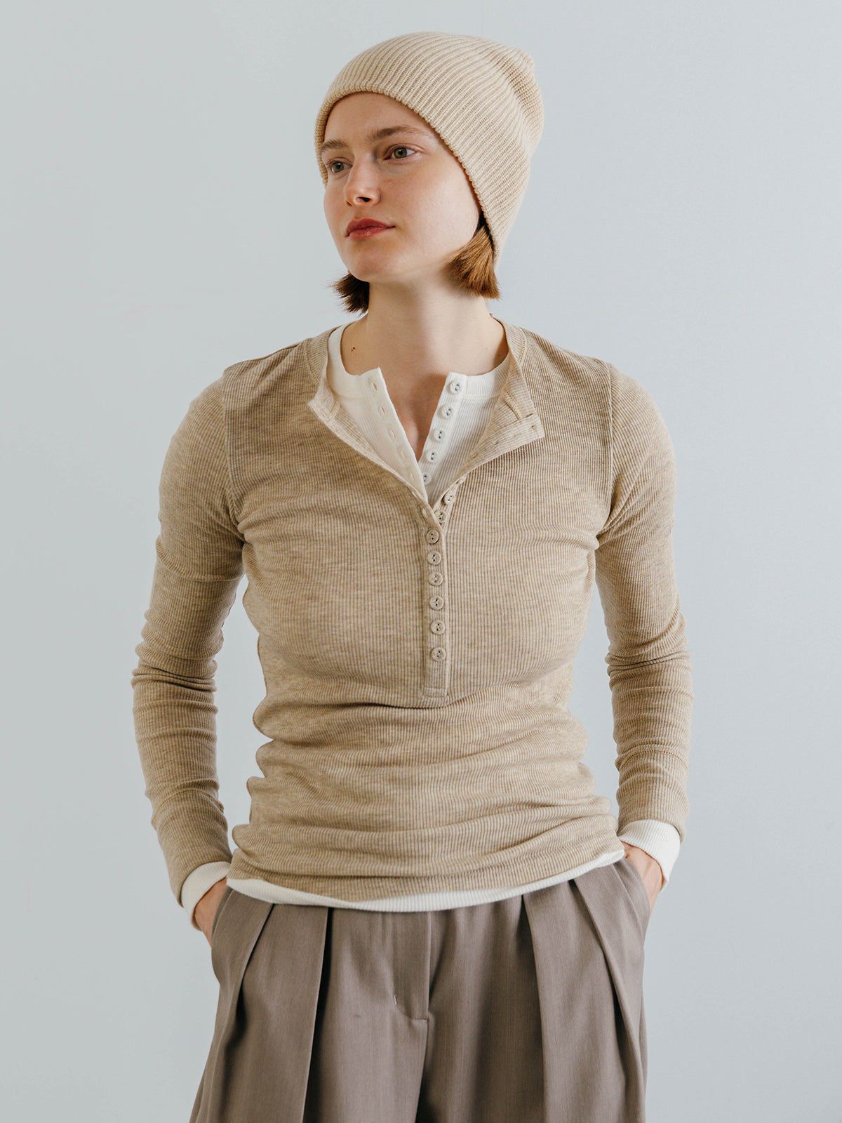 HENLY NECK LONG SLEEVE TEE