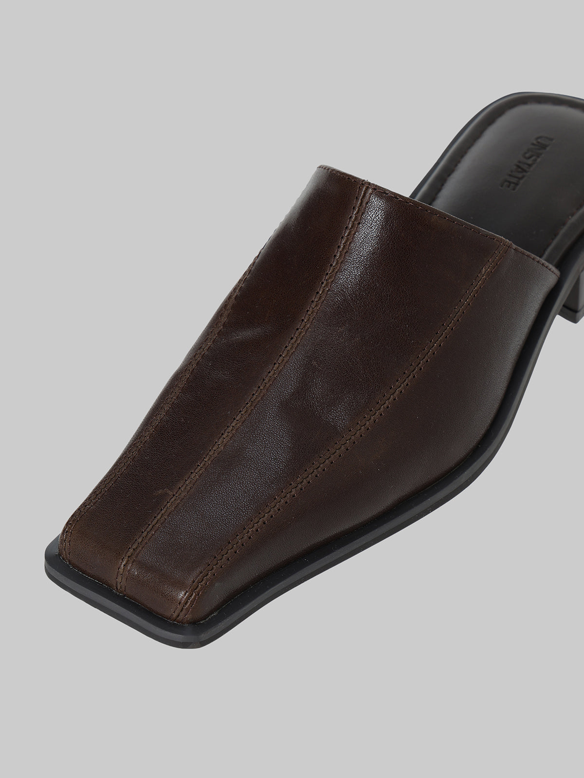 LEATHER FLAT