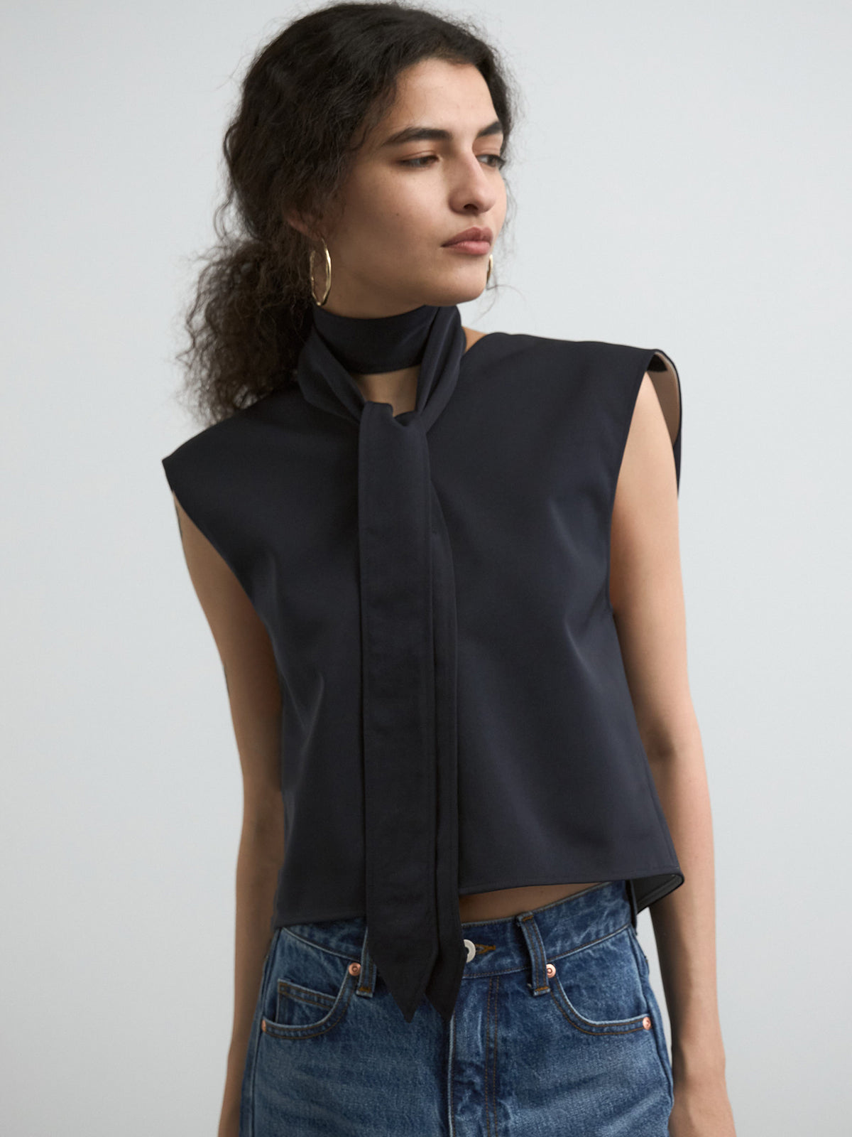 TIE VN BLOUSE