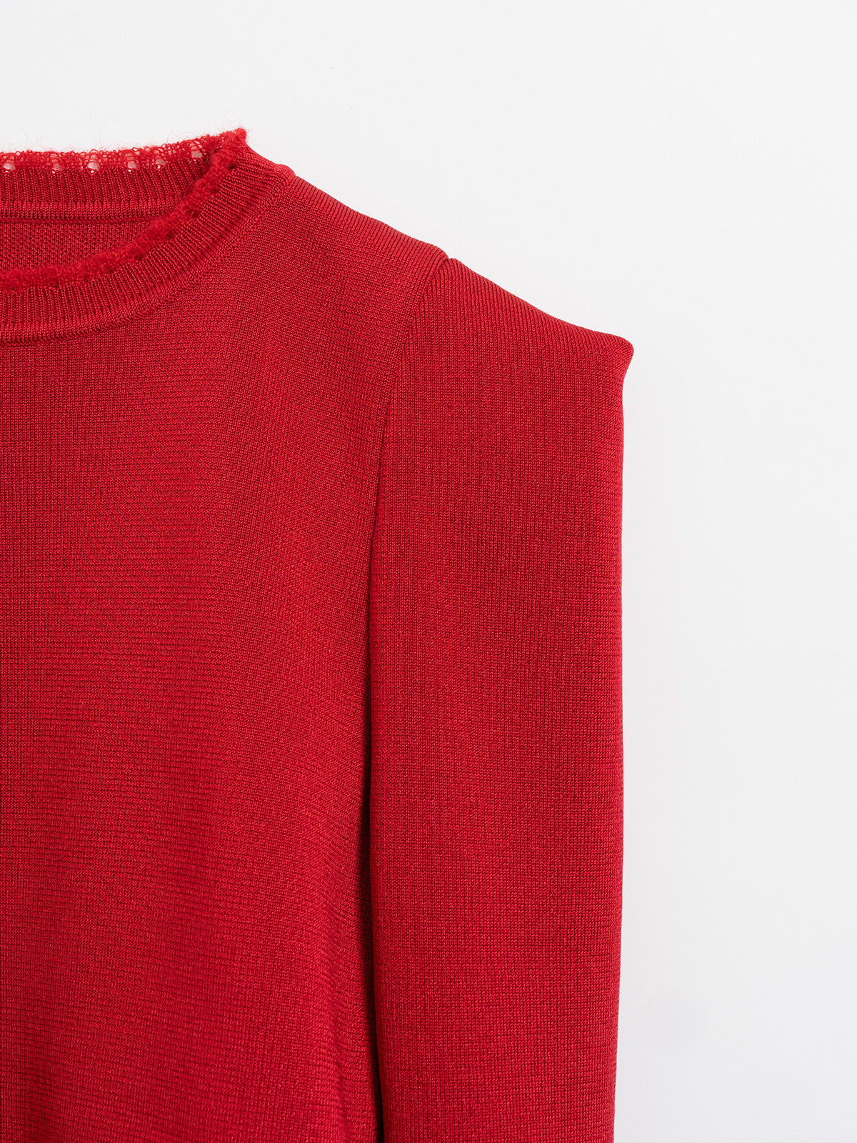 Statement shoulder knit