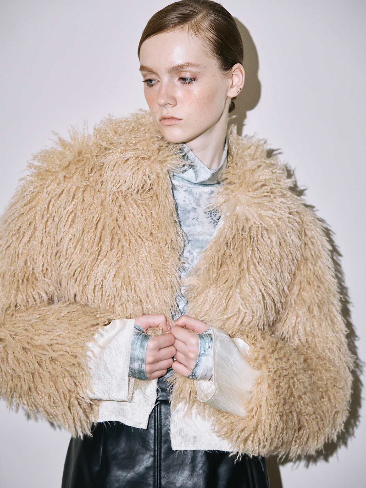 Vague fur short jacket