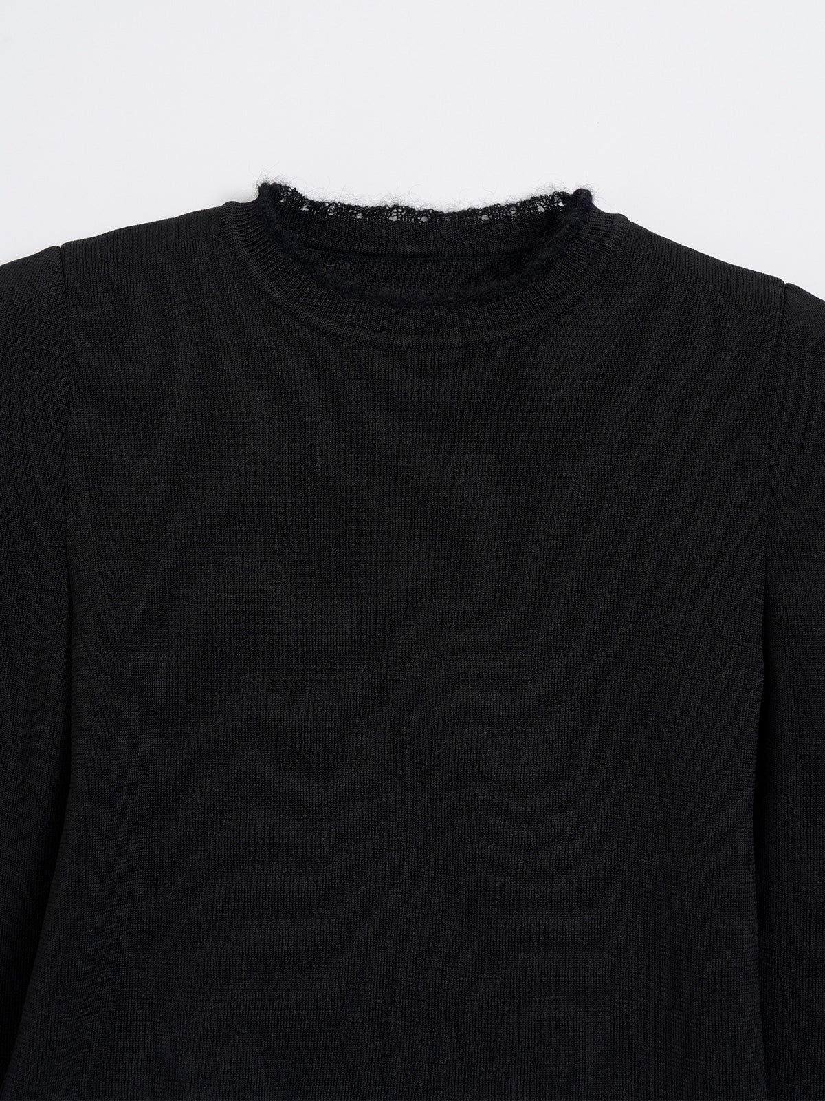 Statement shoulder knit