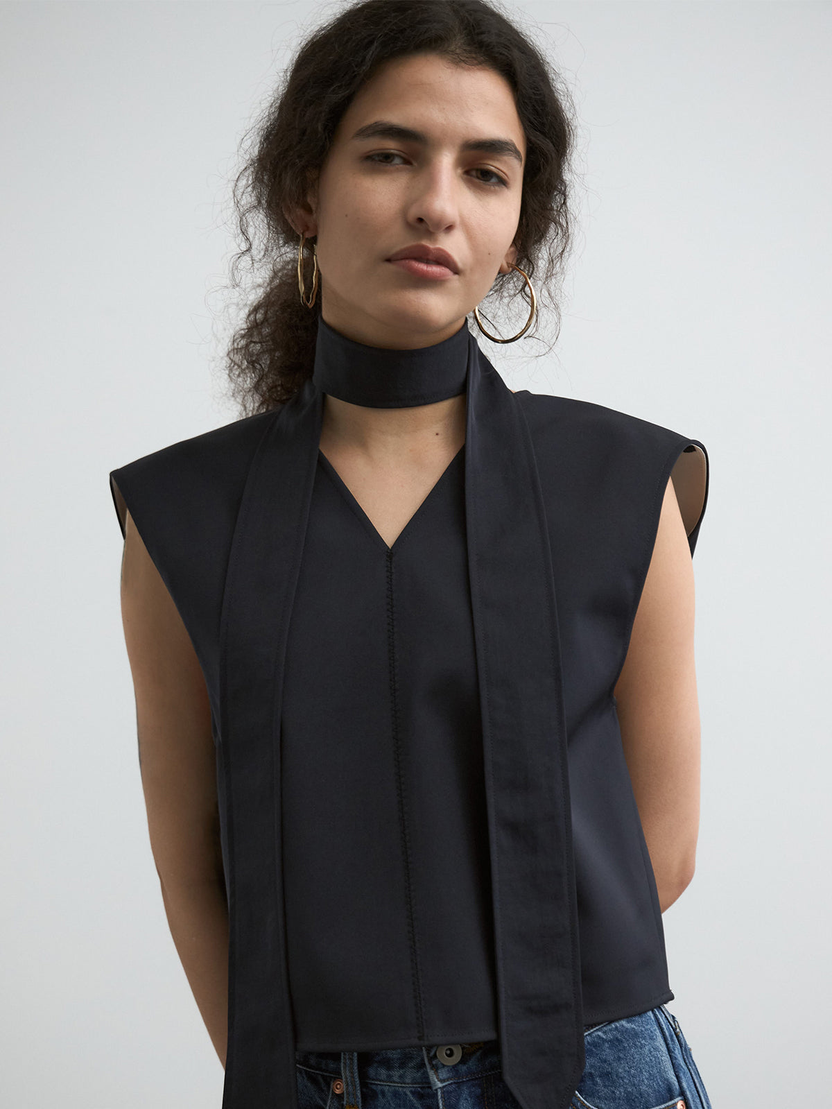 TIE VN BLOUSE