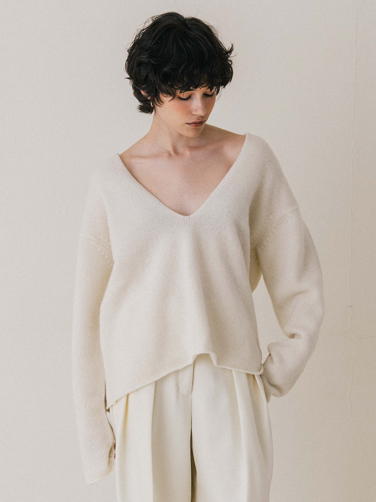 HAMILTON V NECK KNIT