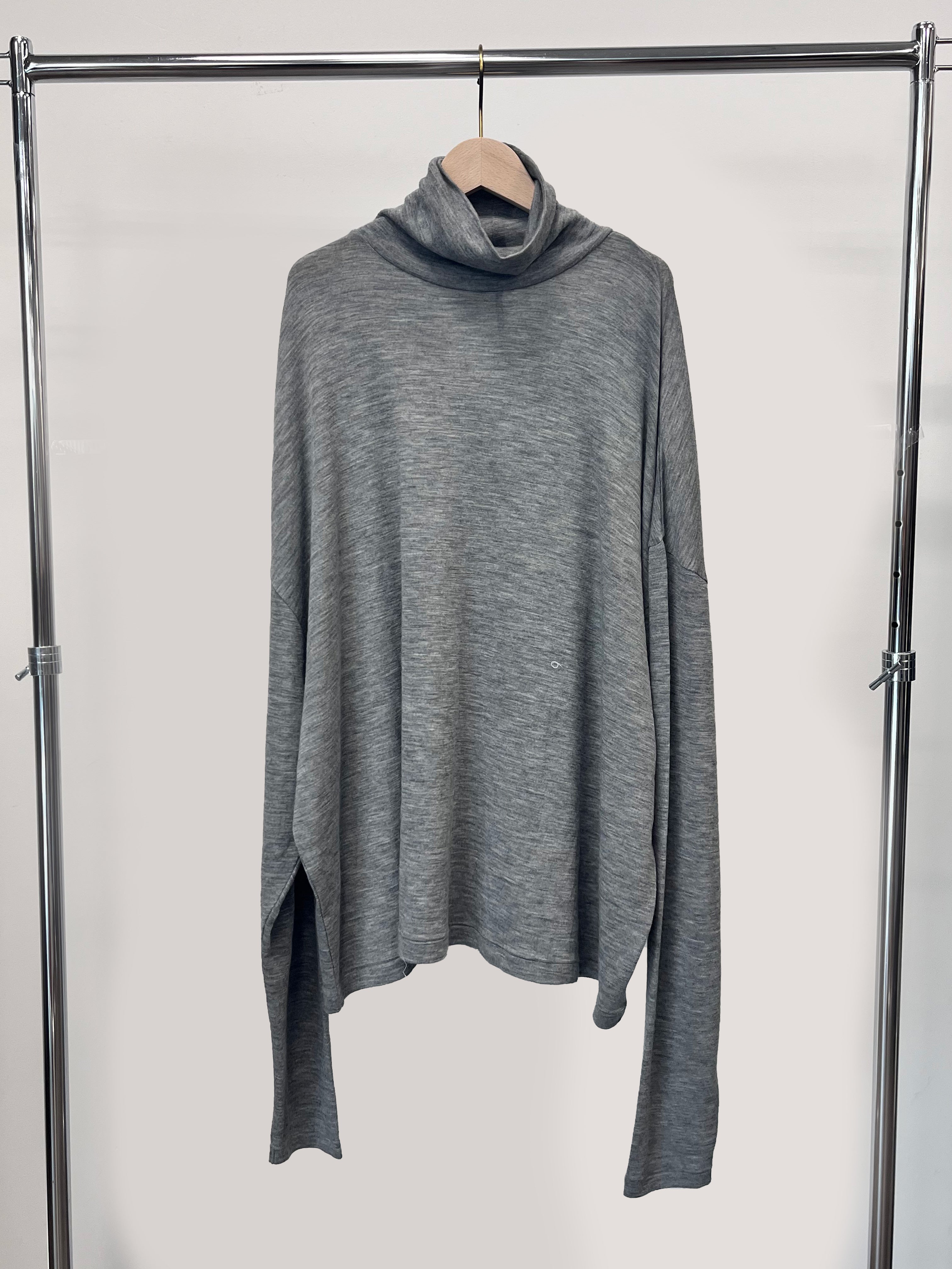 FINE WOOL  OVER HIGH NECK TOPS