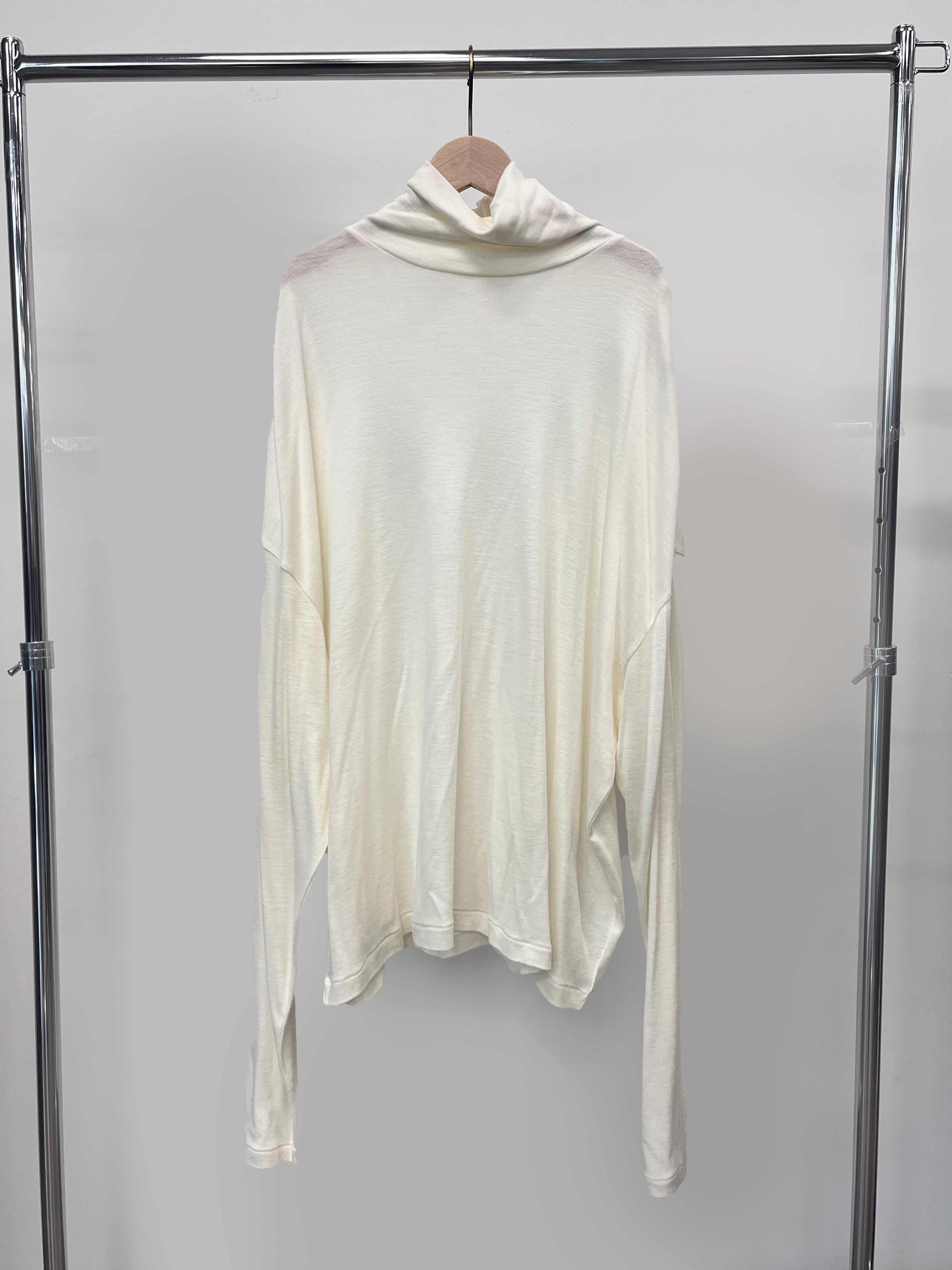 FINE WOOL  OVER HIGH NECK TOPS