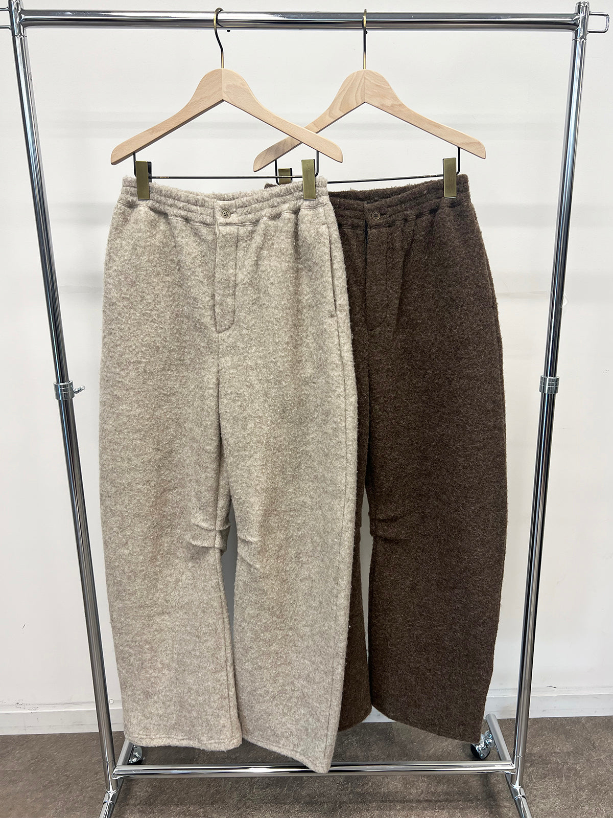 WOOL FLEECE CURVE PANTS
