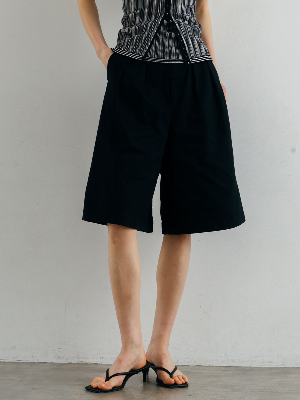WIDE BERMUDA PANTS