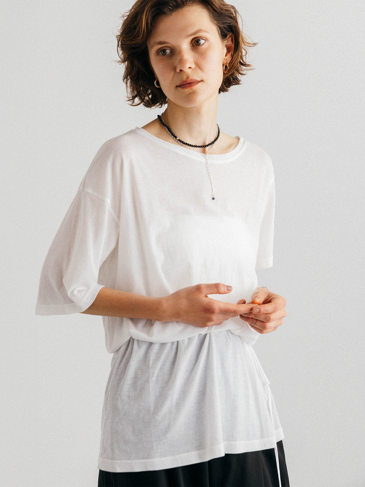 BROWSING CUT TOPS