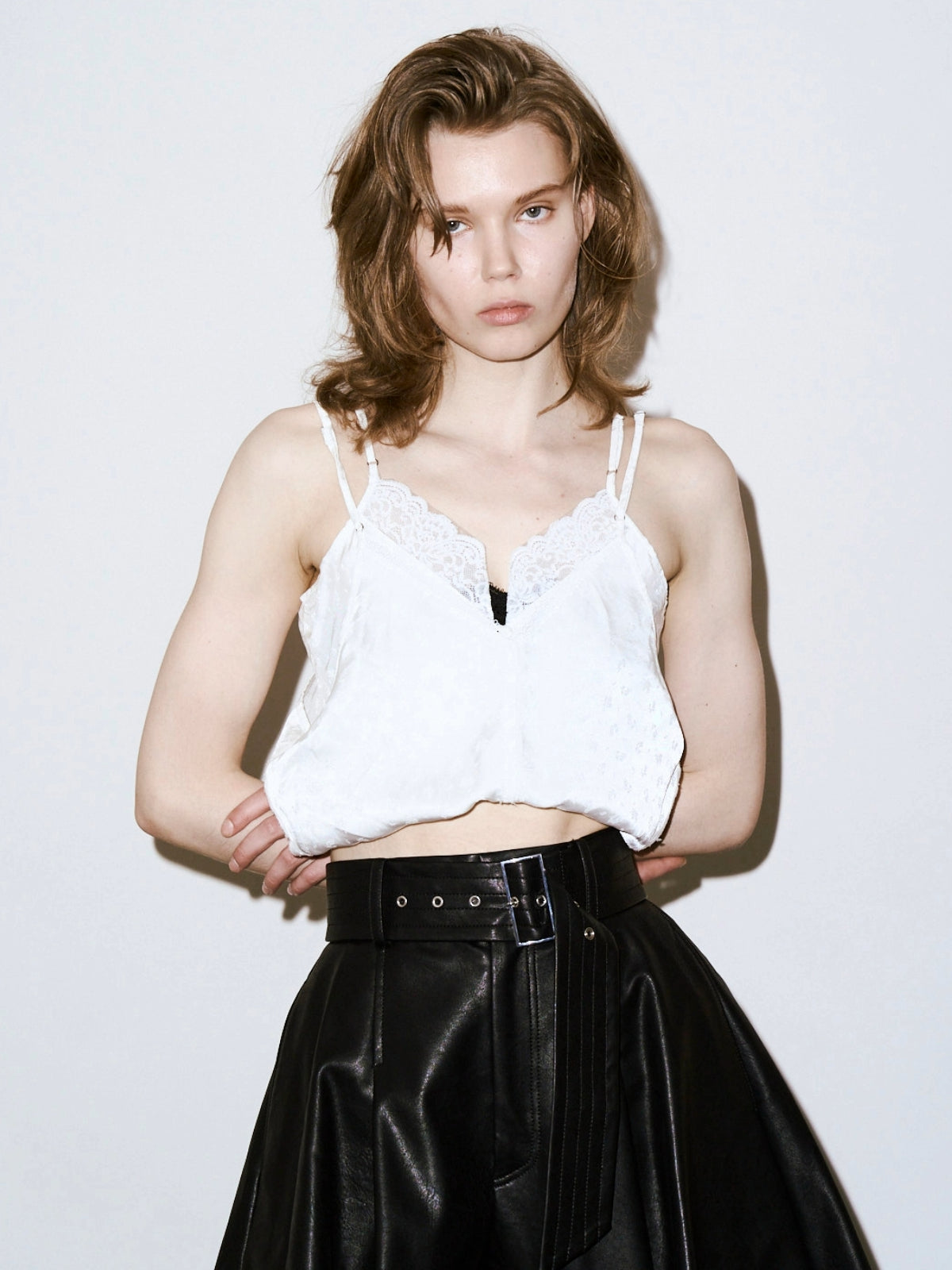 LAPPING LACE CAMISOLE