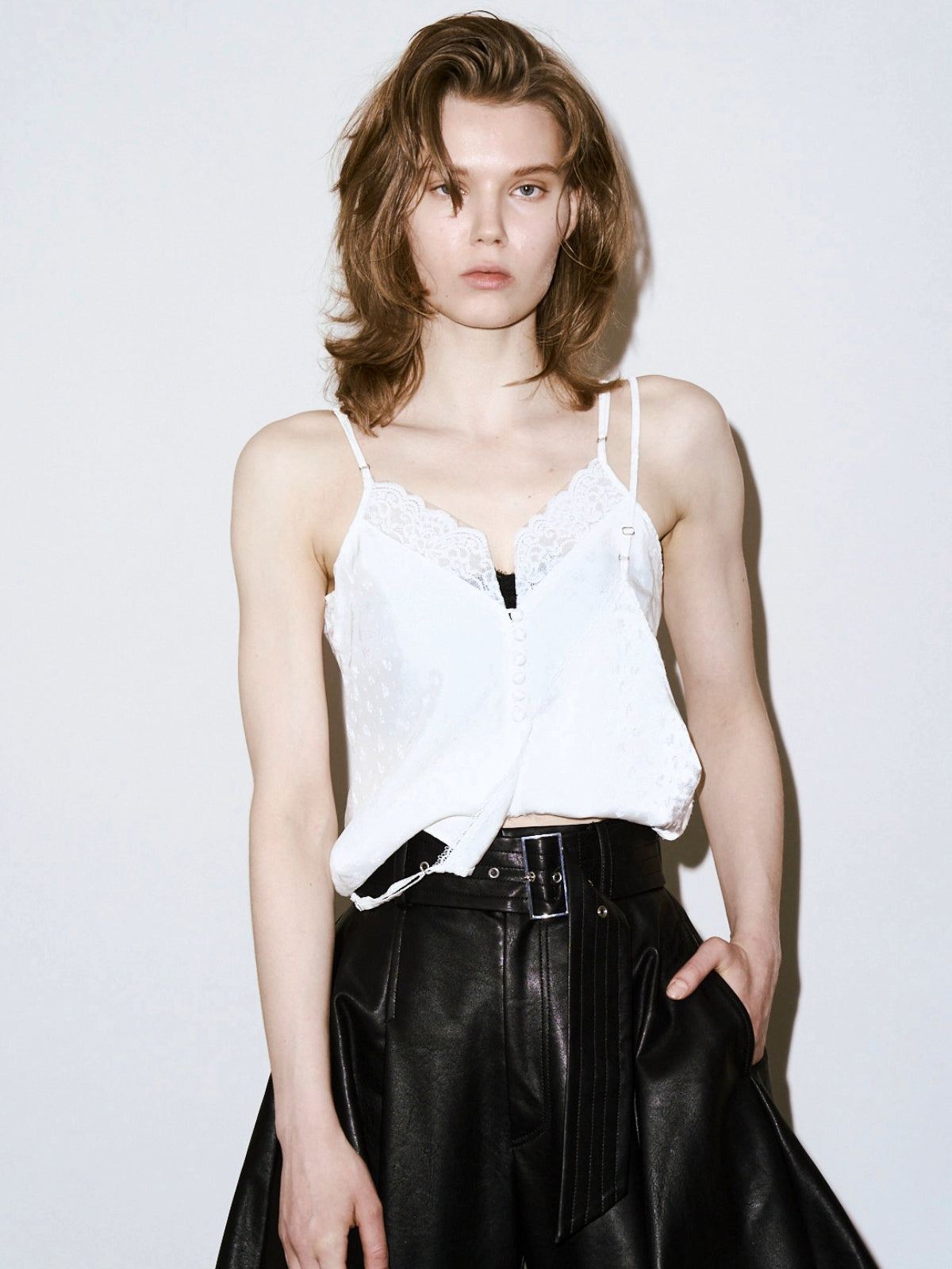 LAPPING LACE CAMISOLE
