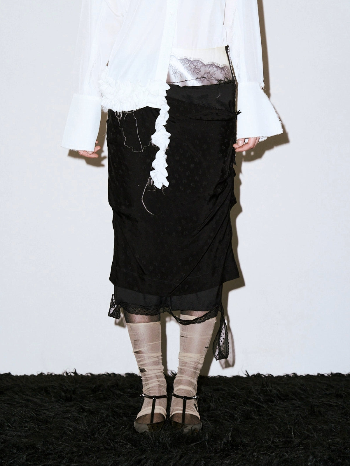 LAPPING LACE SKIRT