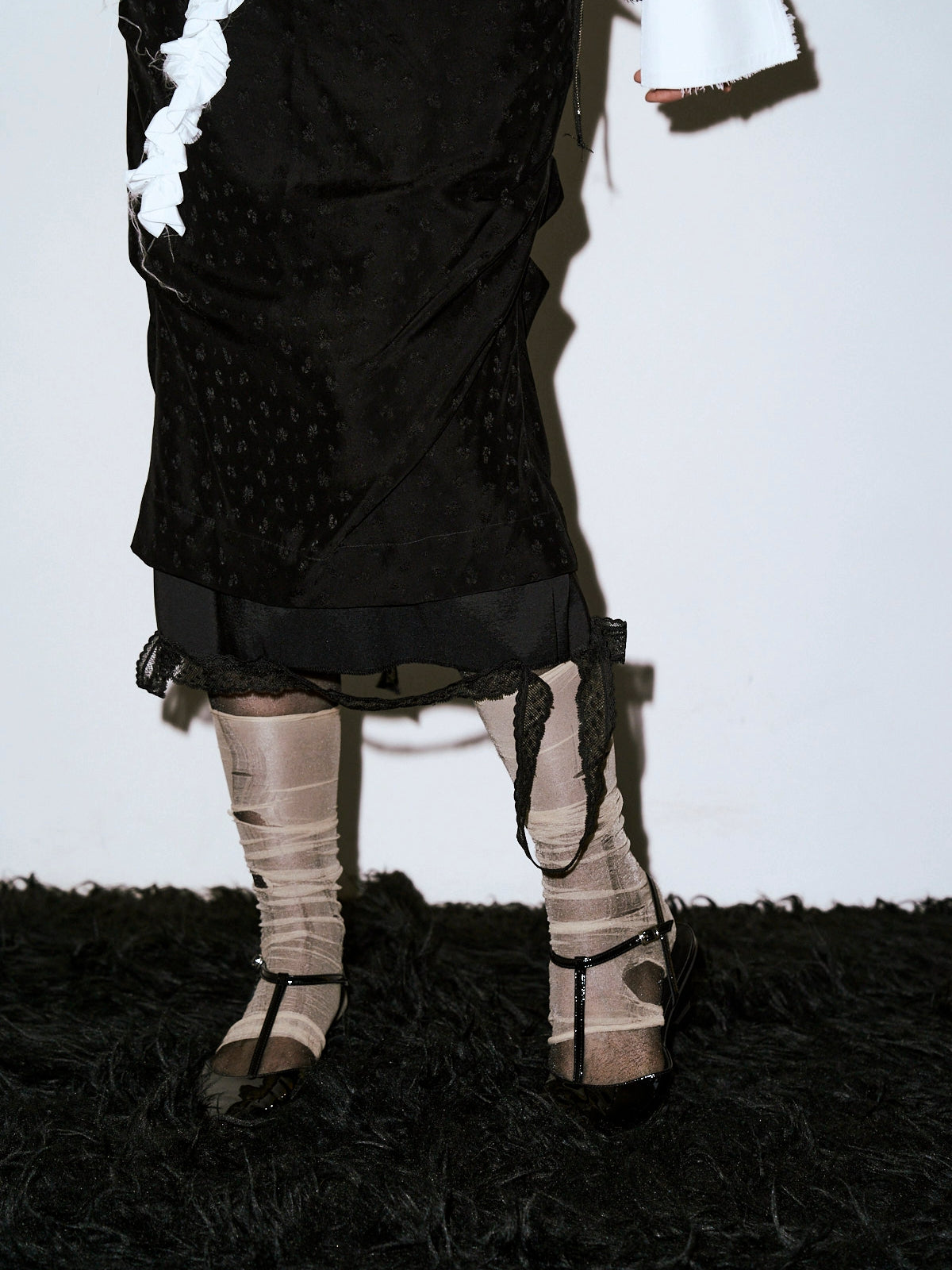 LAPPING LACE SKIRT