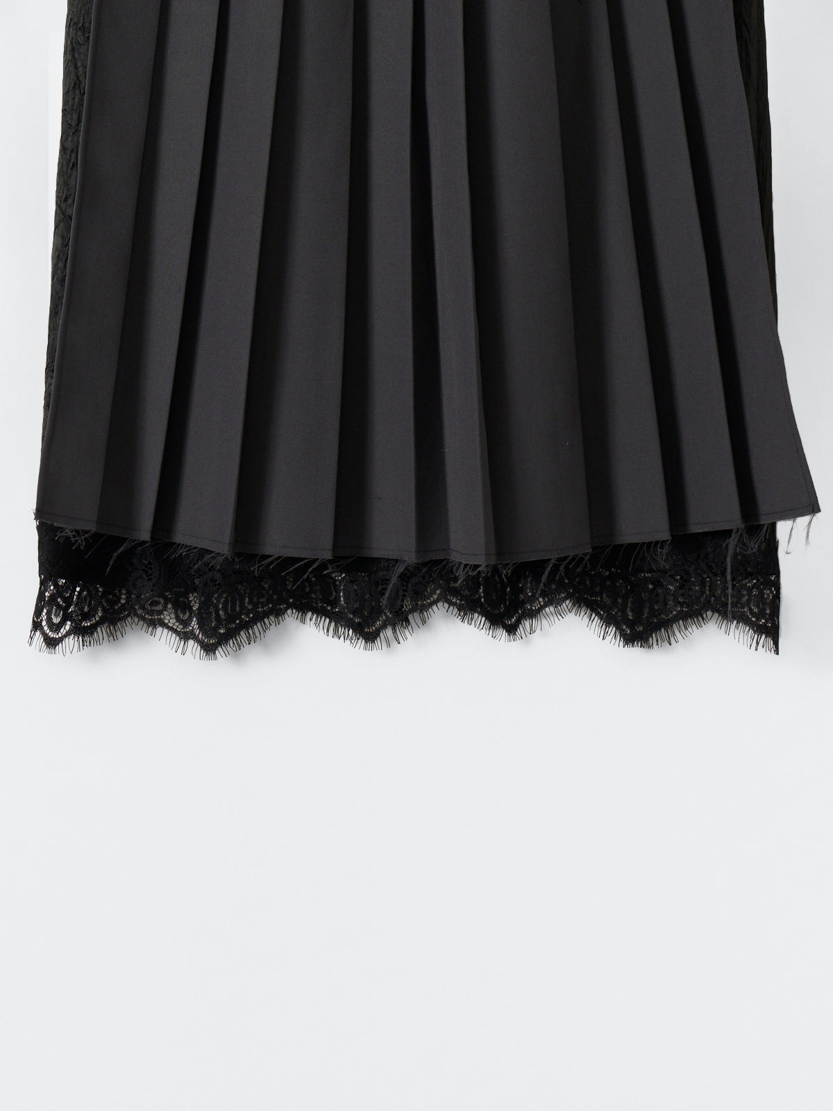 Masquerade pleats skirt