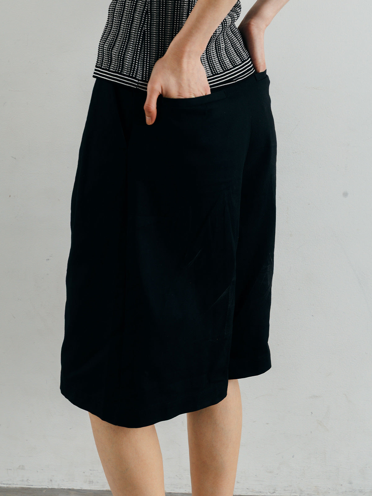 WIDE BERMUDA PANTS