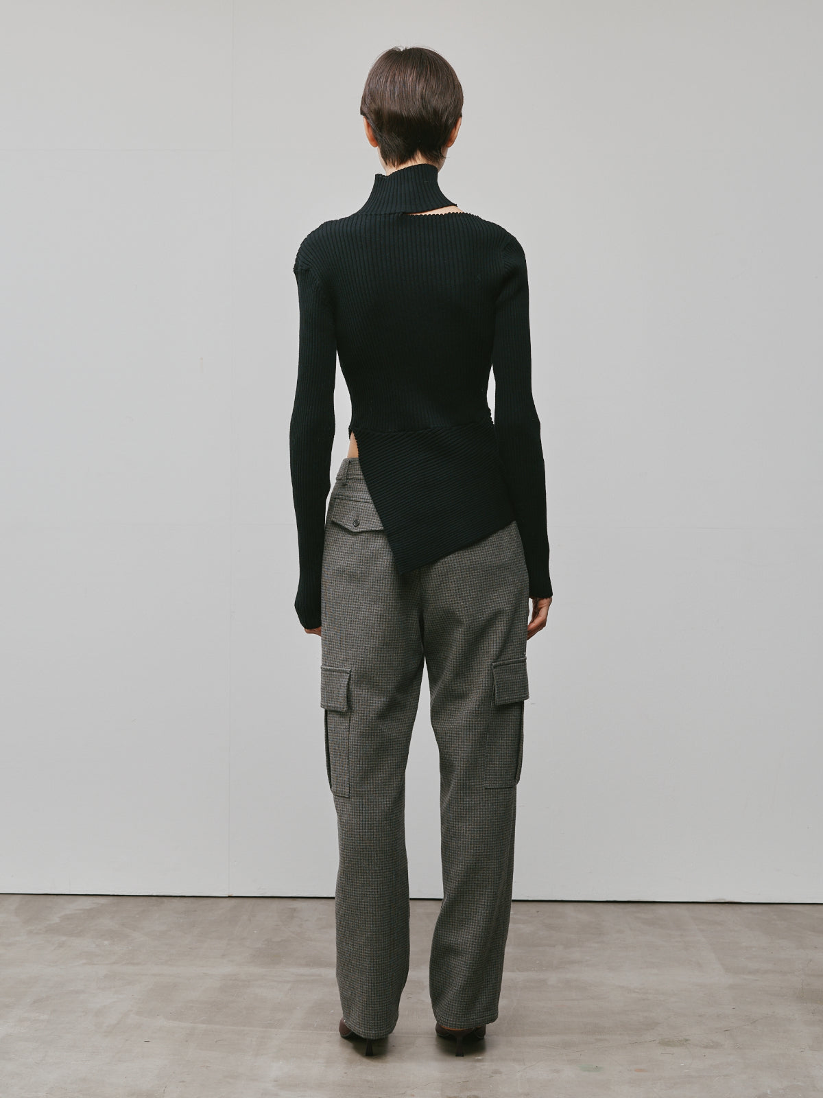 RIB ASYMMETRY KNIT