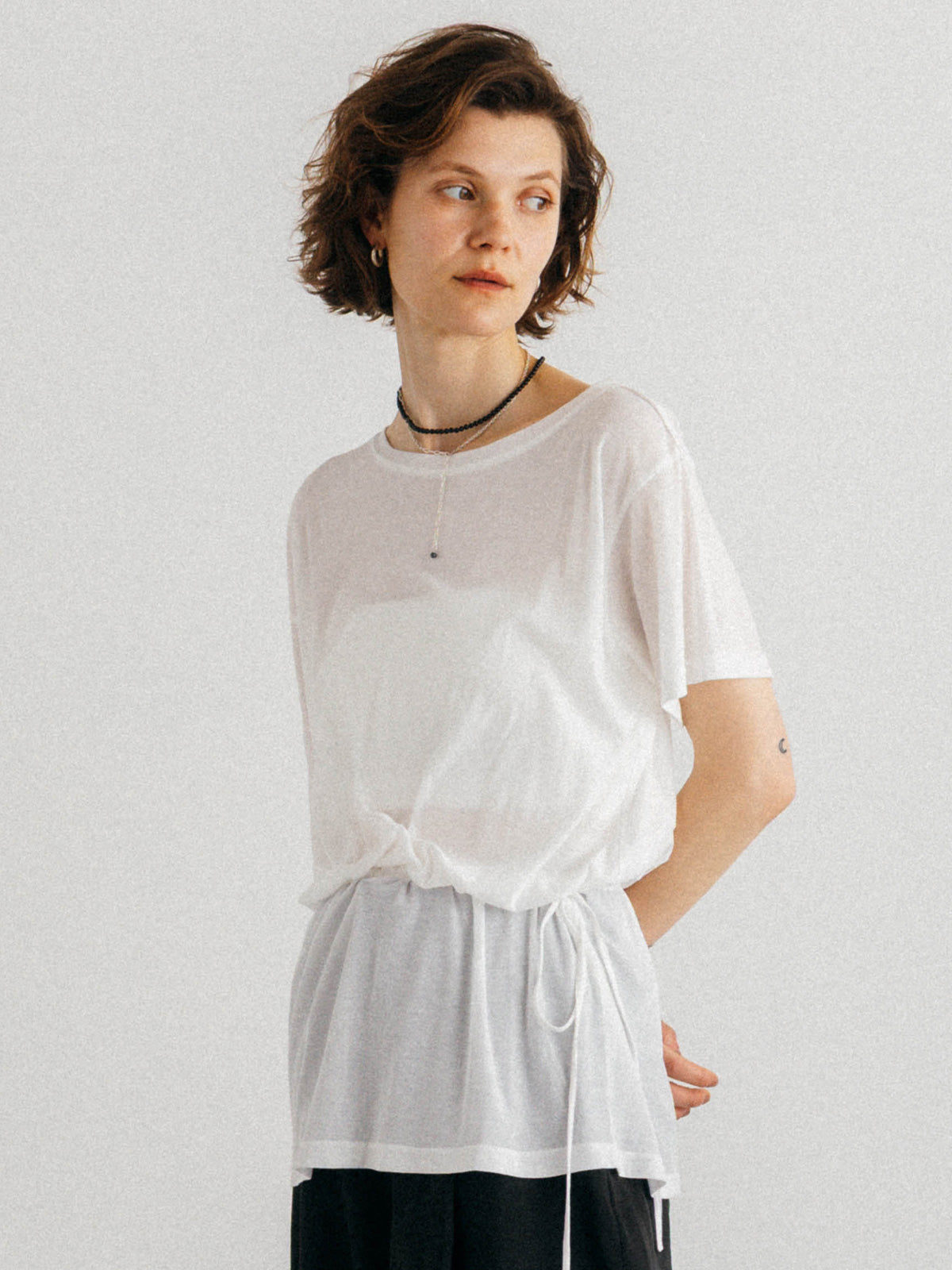BROWSING CUT TOPS