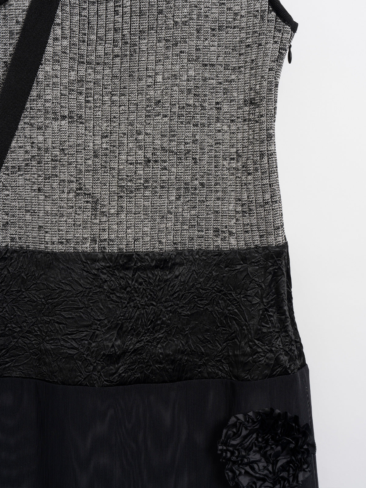 Rose reef embroidery knit