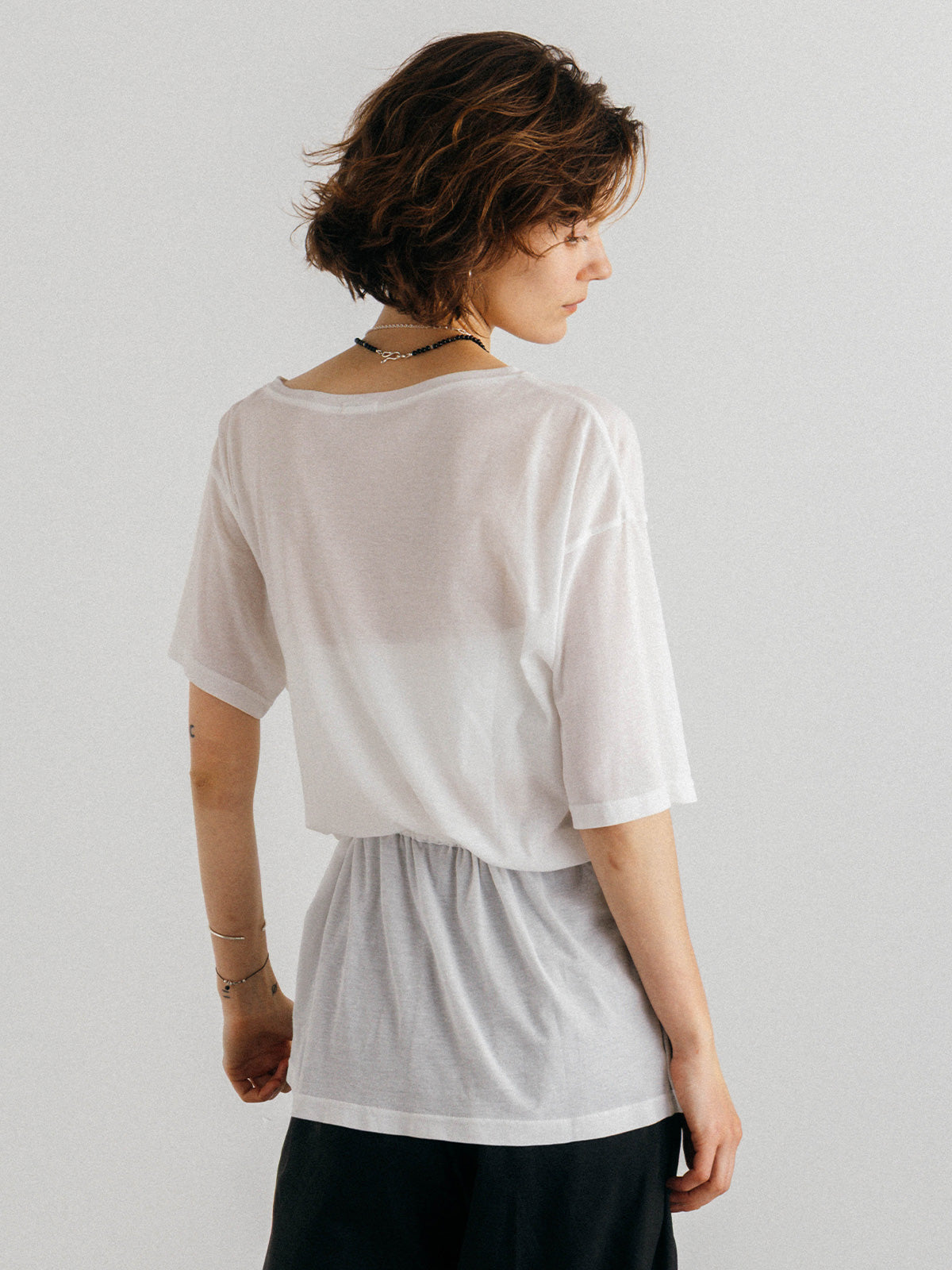 BROWSING CUT TOPS
