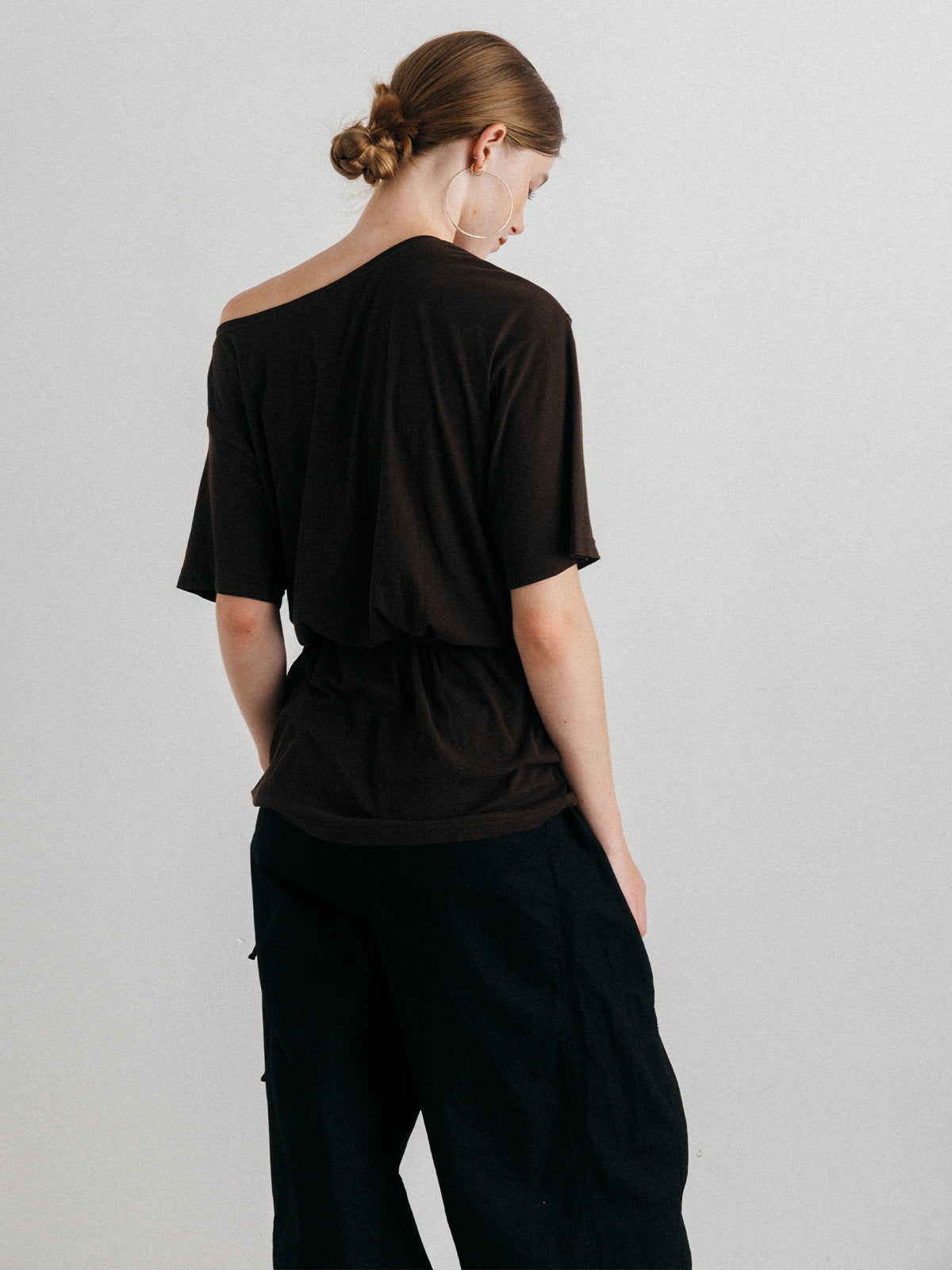BROWSING CUT TOPS