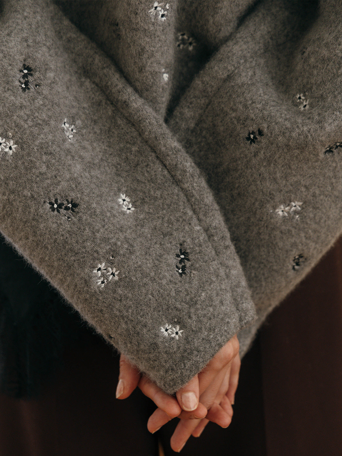 FLOWER EMBROIDERY KNIT JACKET