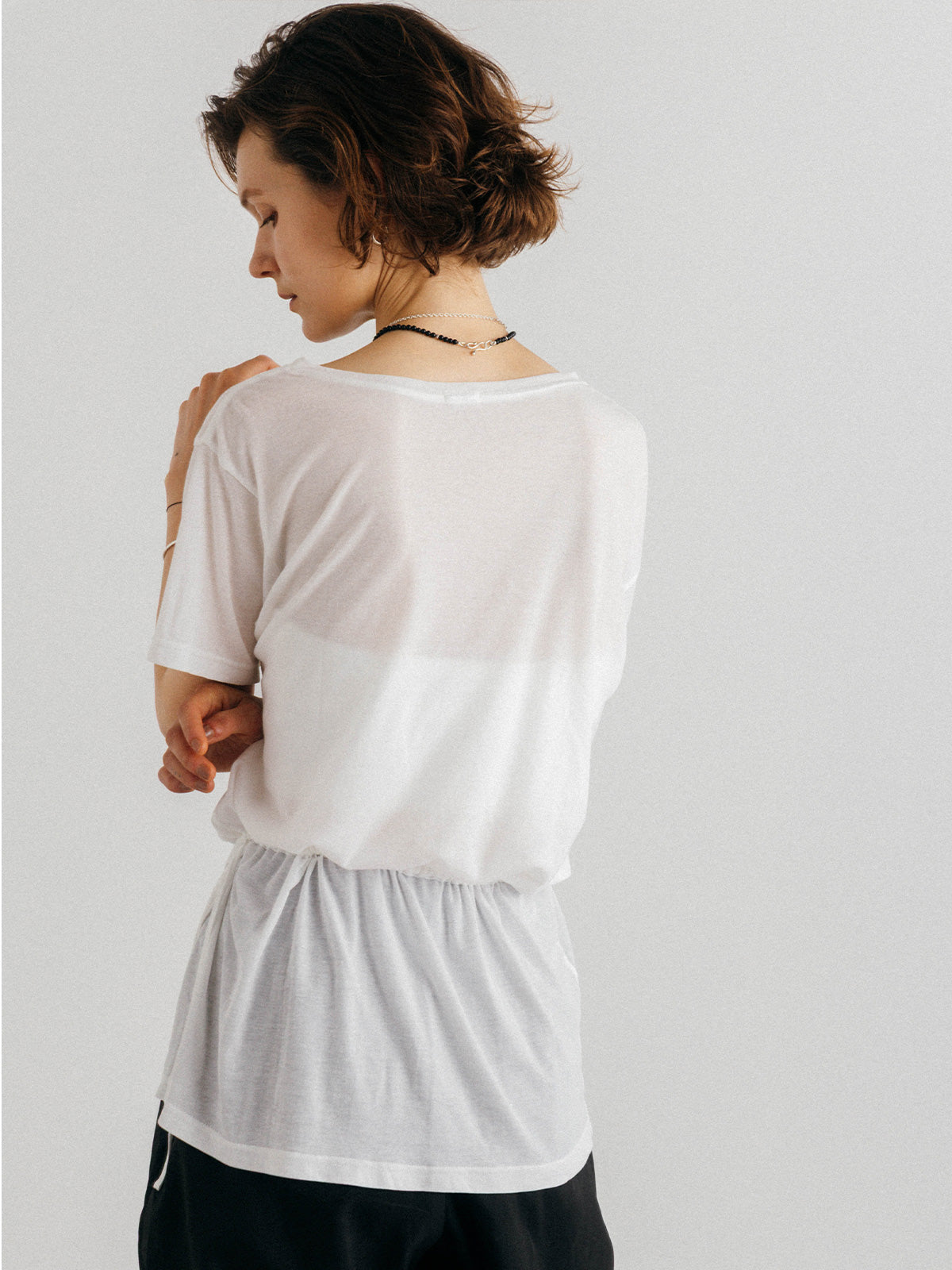 BROWSING CUT TOPS