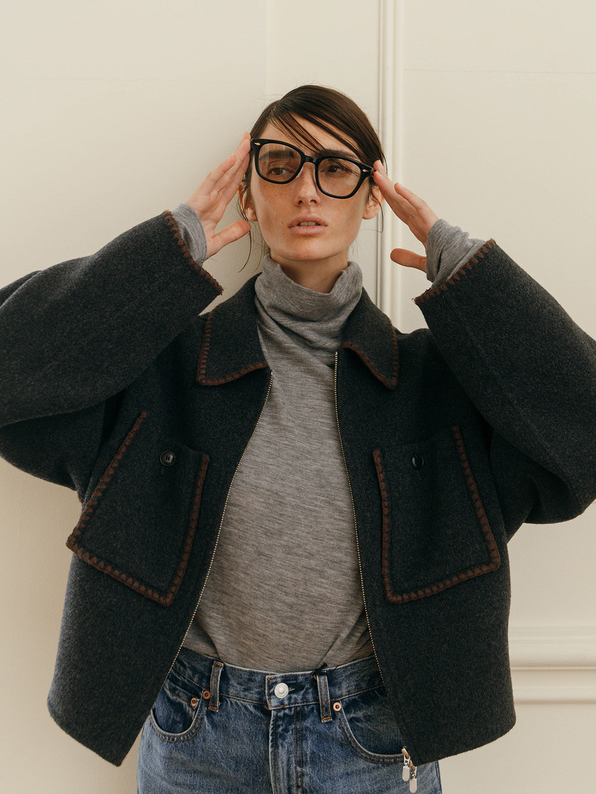 WOOL EMBROIDERY SHORT ZIP JACKET