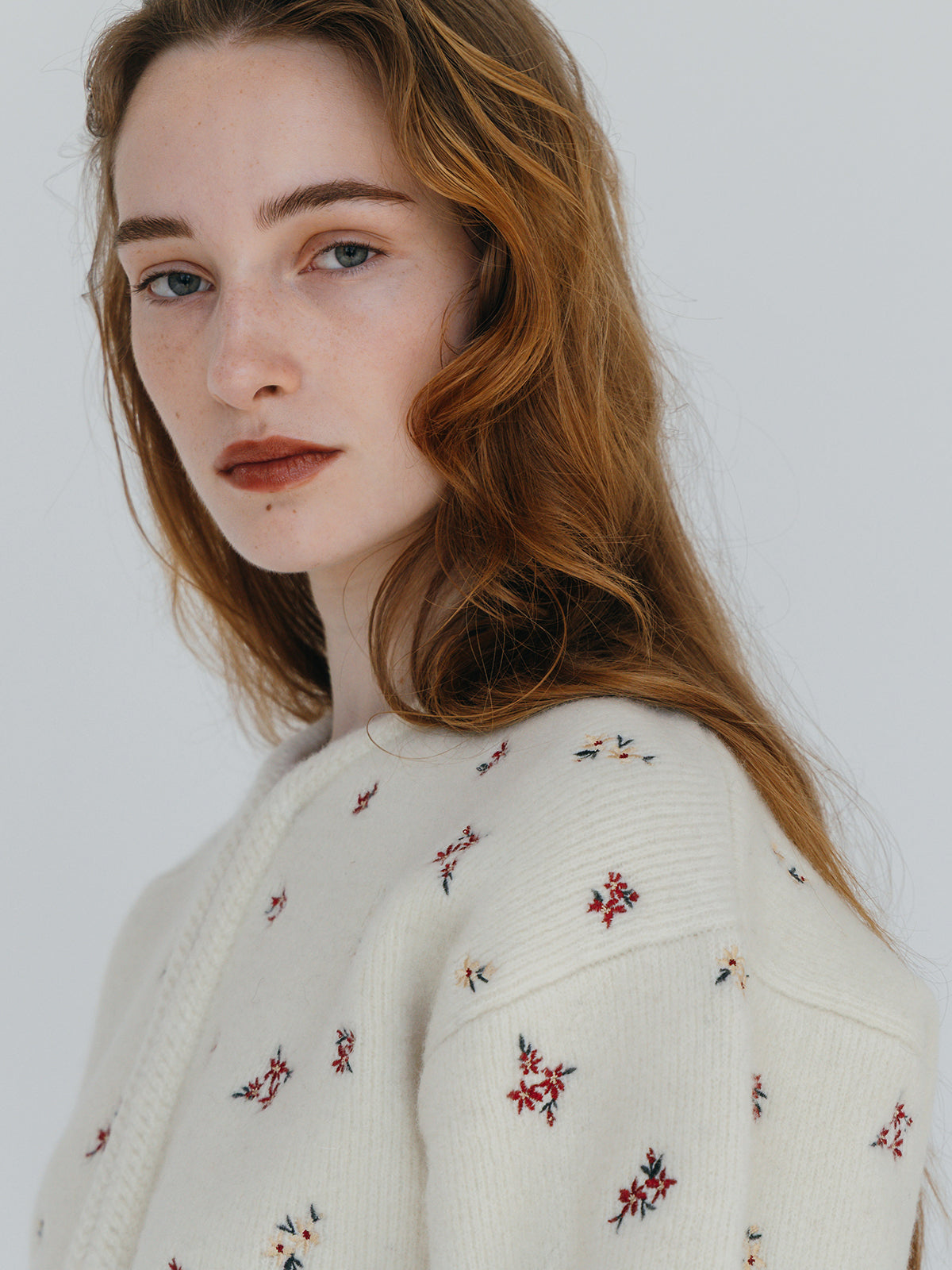 FLOWER EMBROIDERY KNIT JACKET