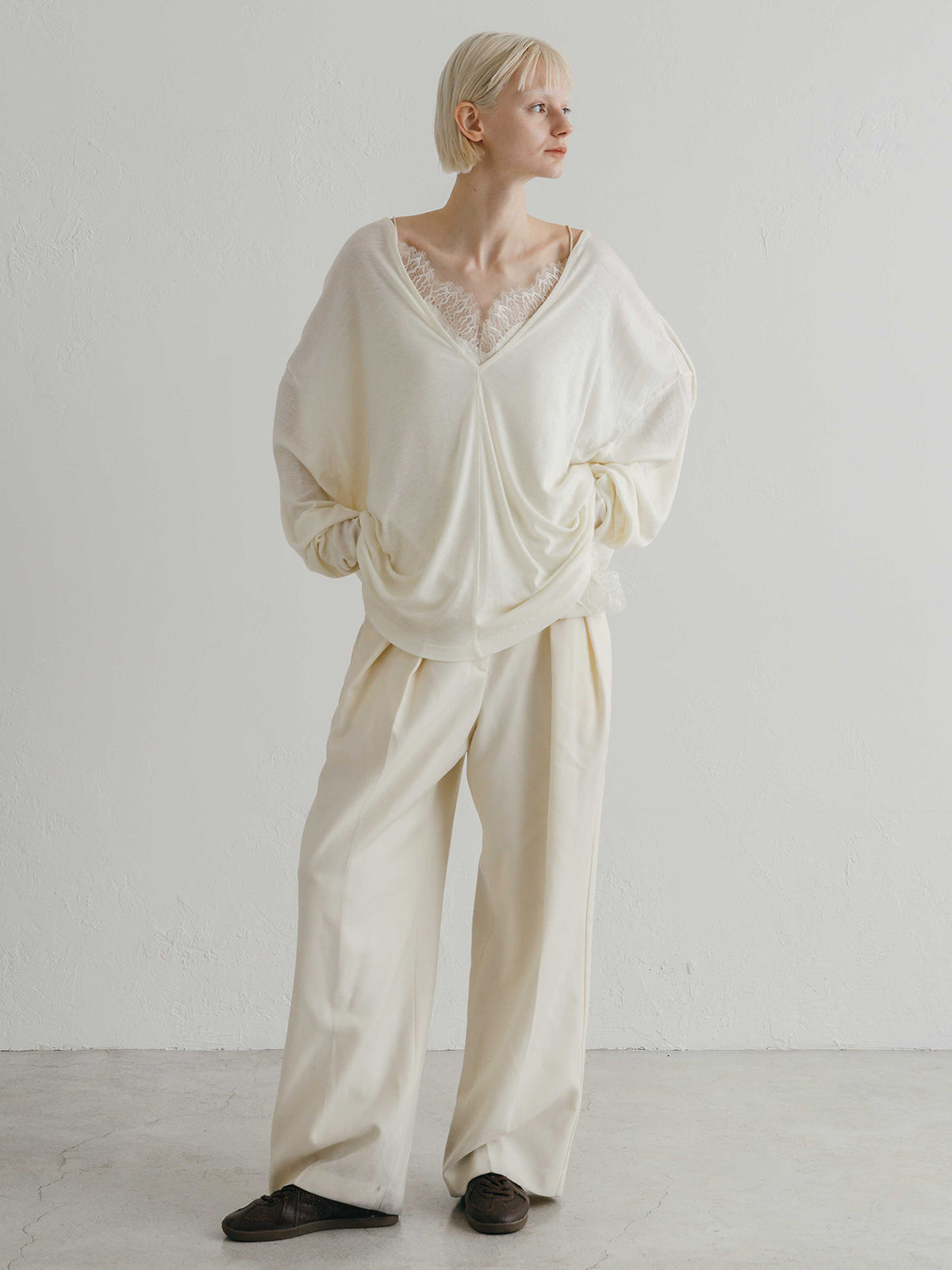 SUPER 120s FINE WOOL V NECK KNIT