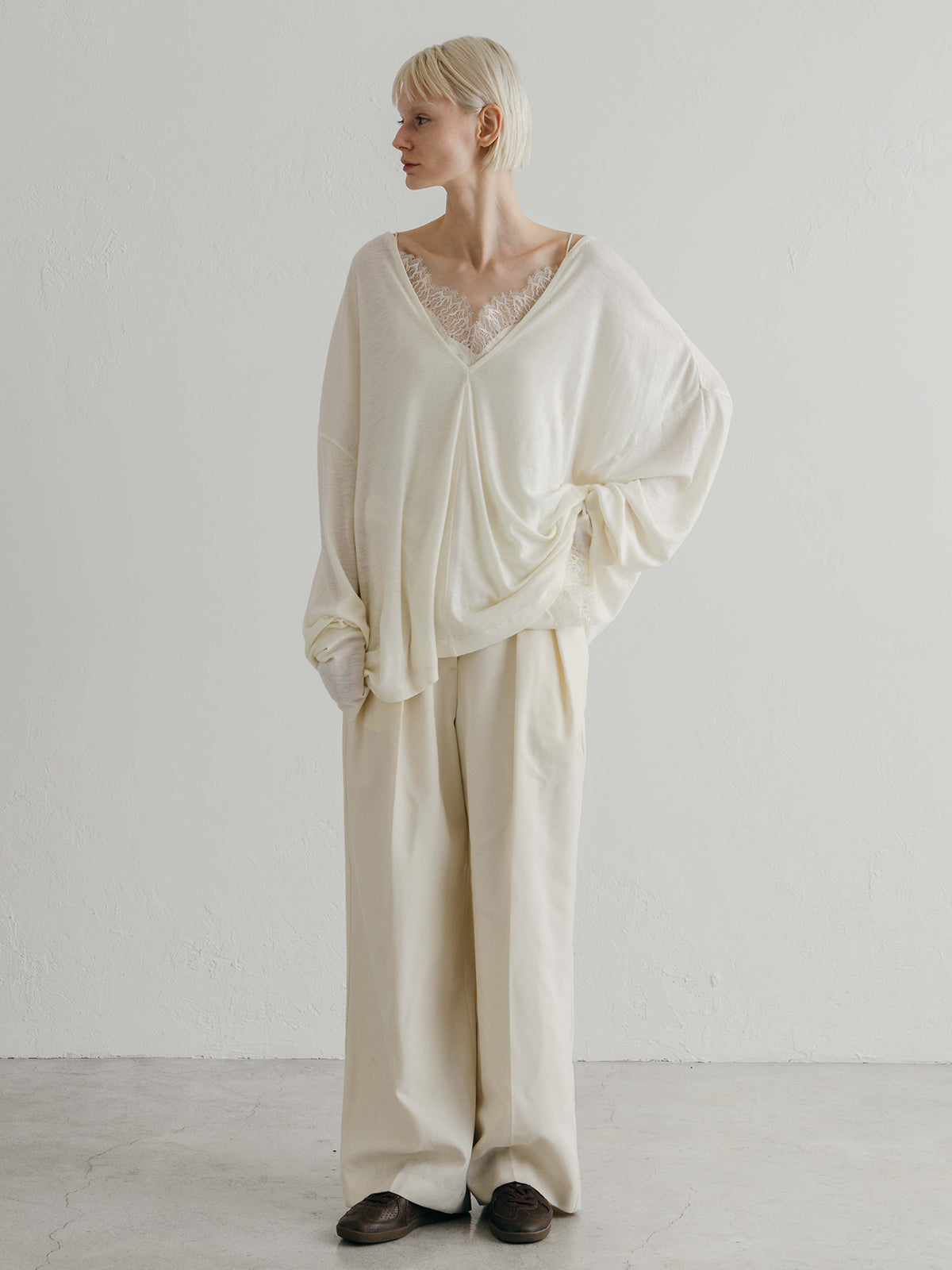 SUPER 120s FINE WOOL V NECK KNIT