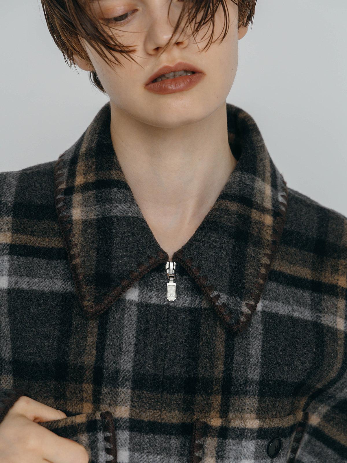 WOOL EMBROIDERY SHORT ZIP JACKET