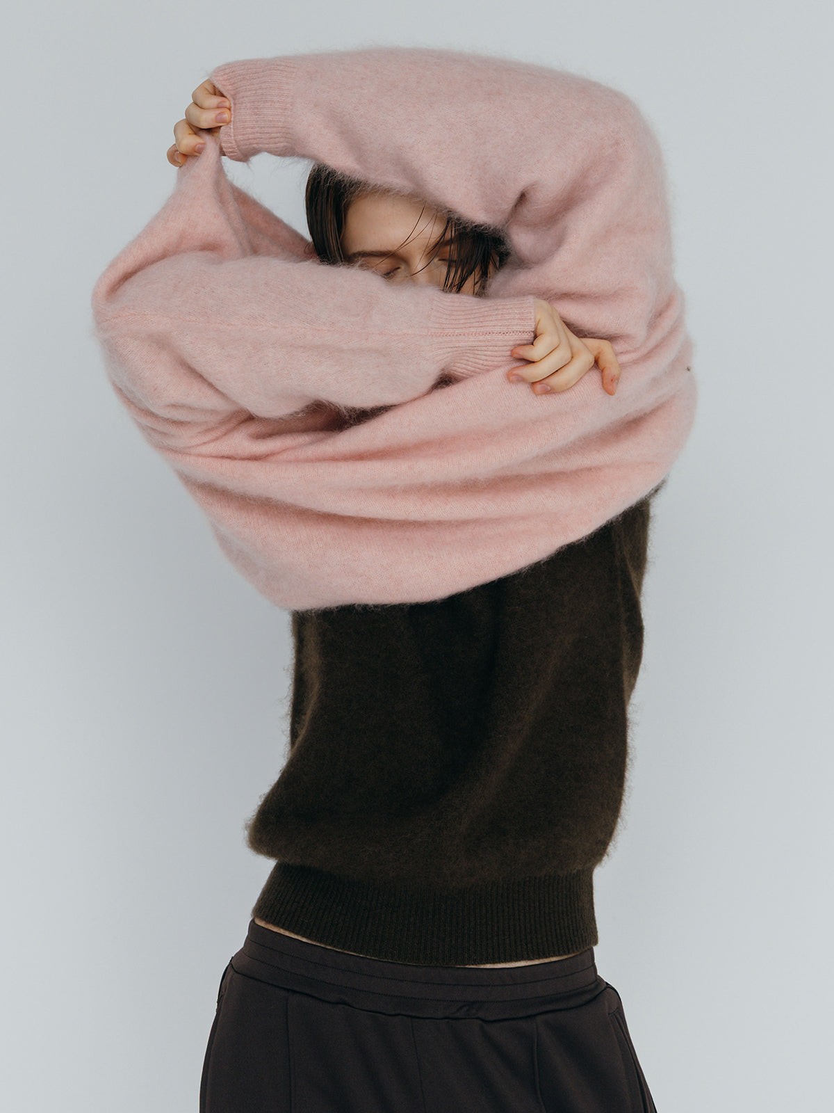 MINK FINISH CREW-NECK KNIT TOP