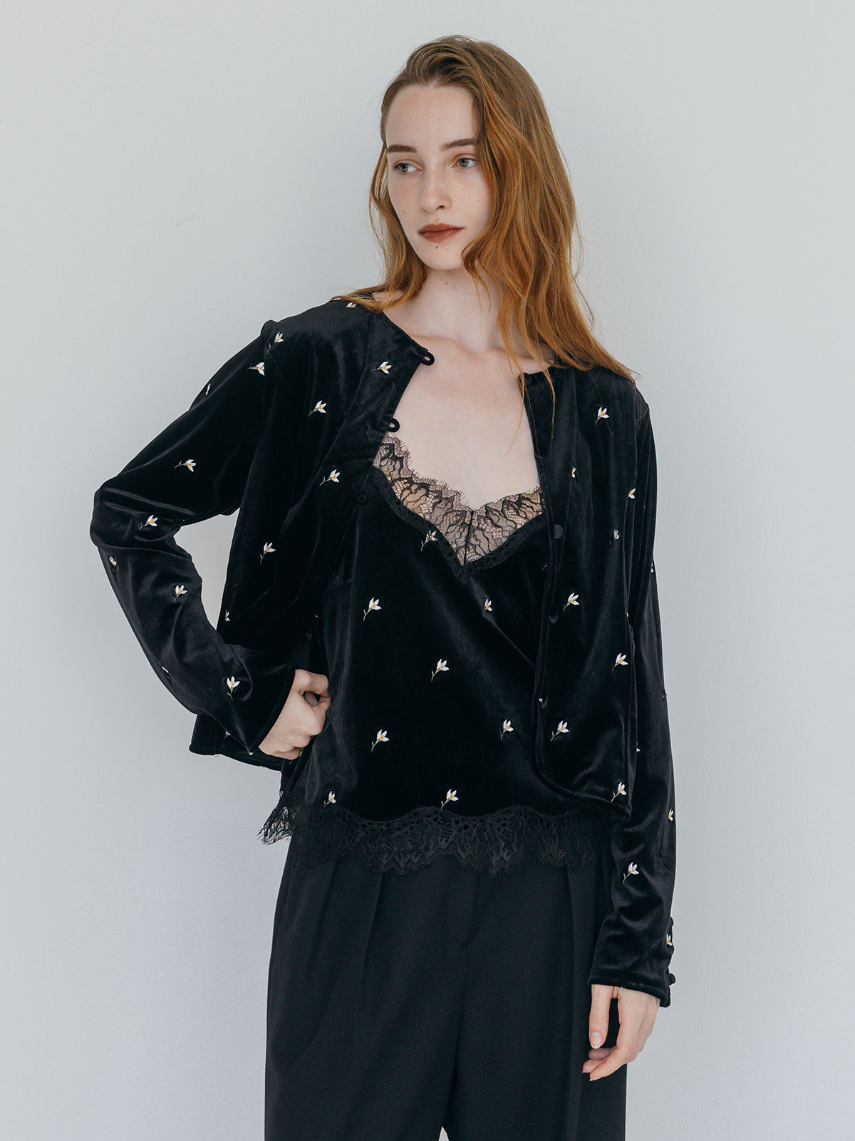 FLOWER EMBROIDERY VELOR TOPS