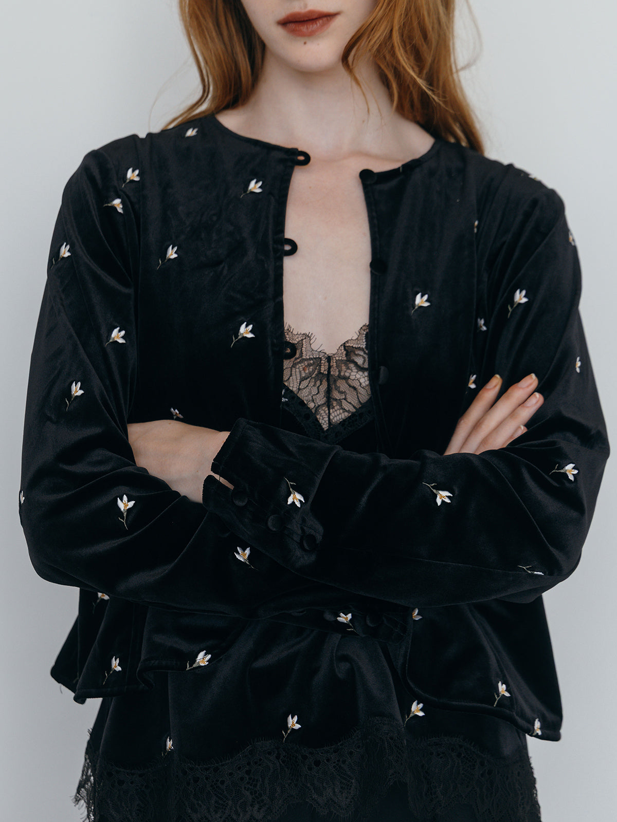 FLOWER EMBROIDERY VELOR TOPS