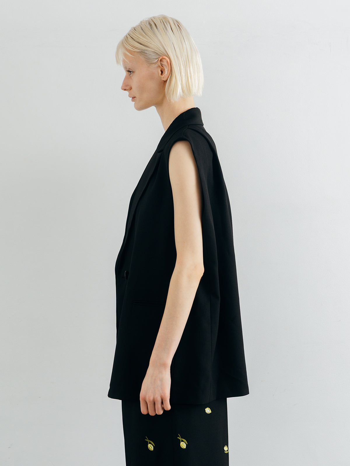 OVER SIZE DESIGN VEST
