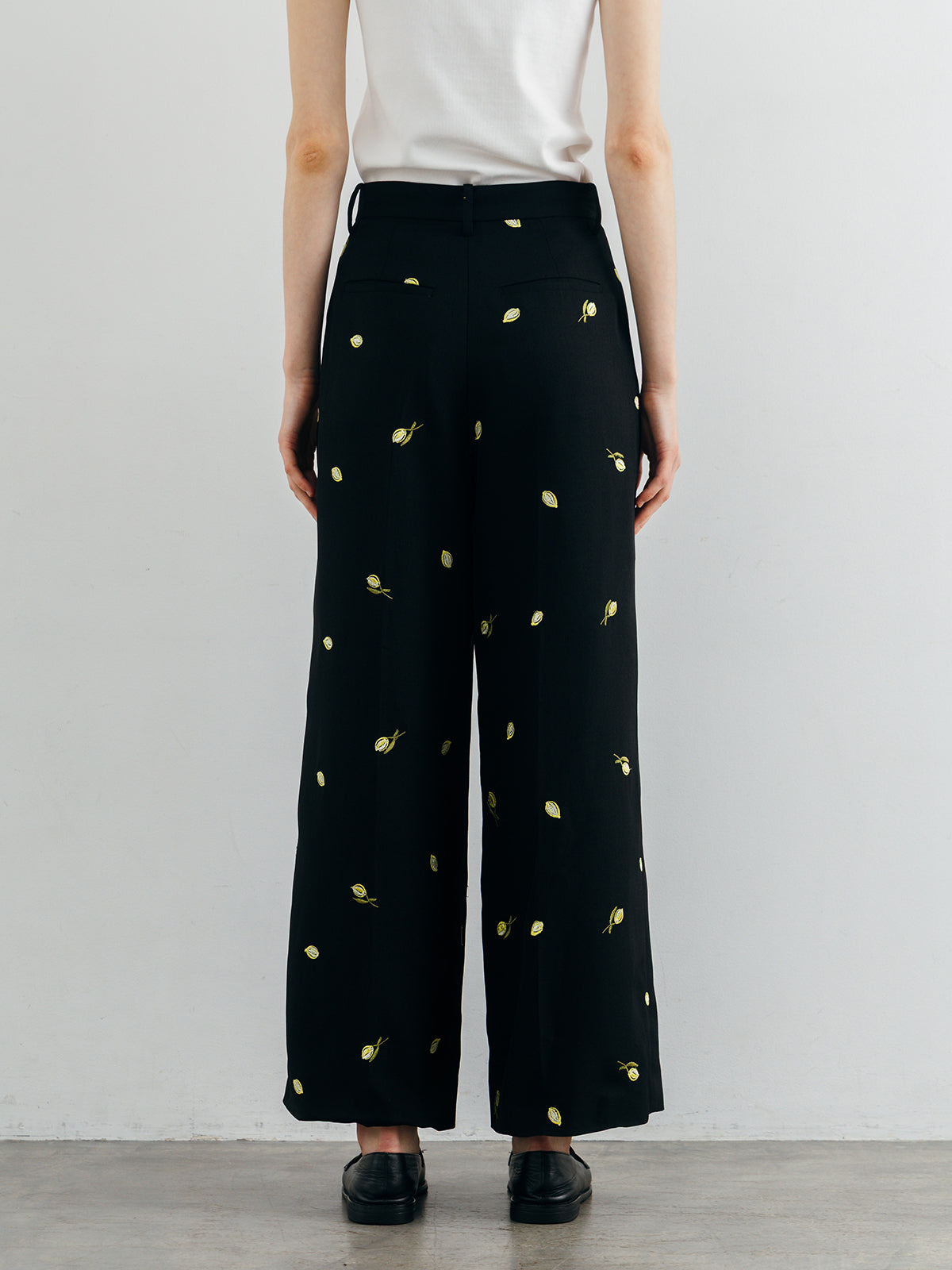 MOTIF EMBROIDERY PANTS