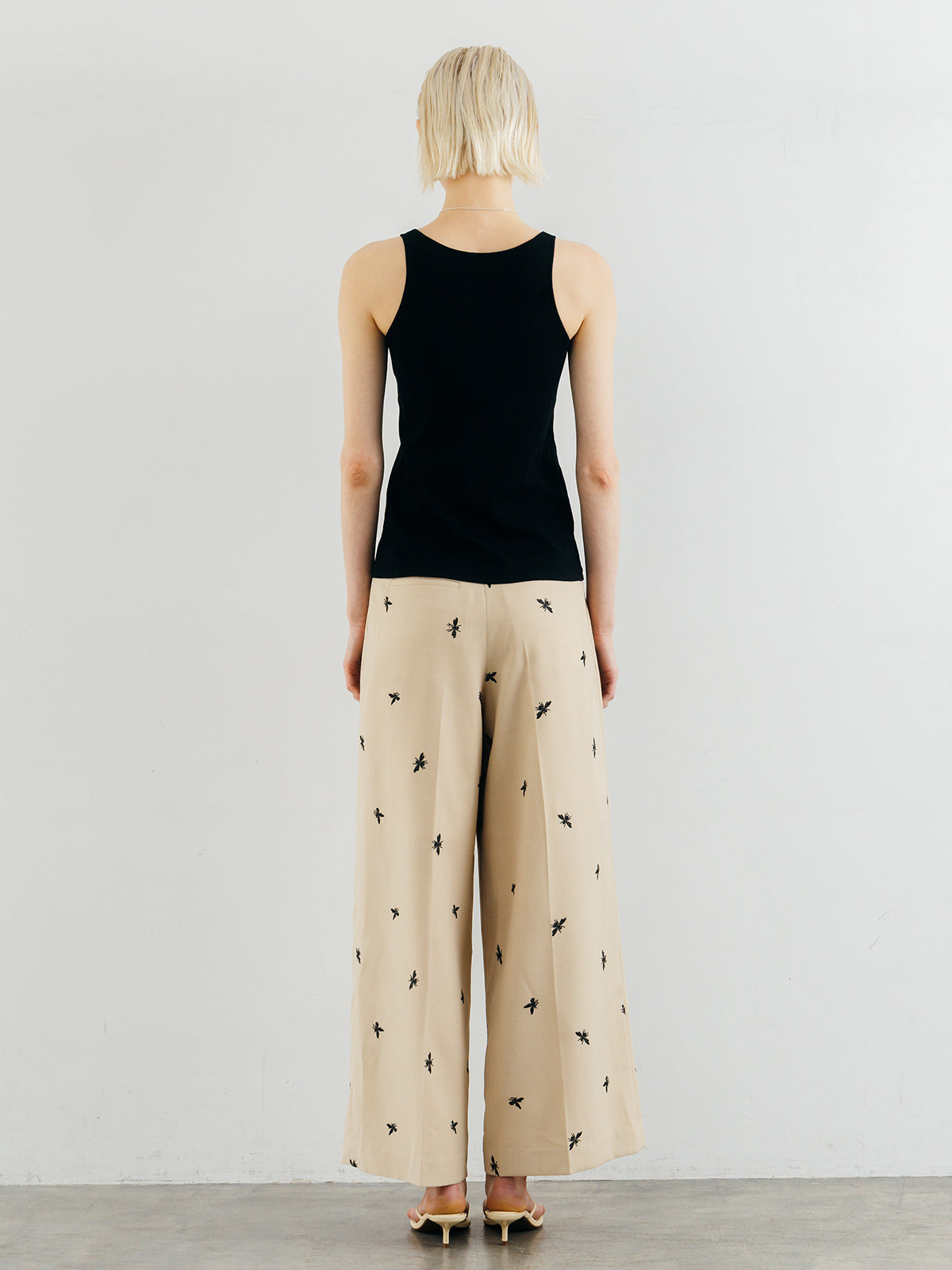 MOTIF EMBROIDERY PANTS