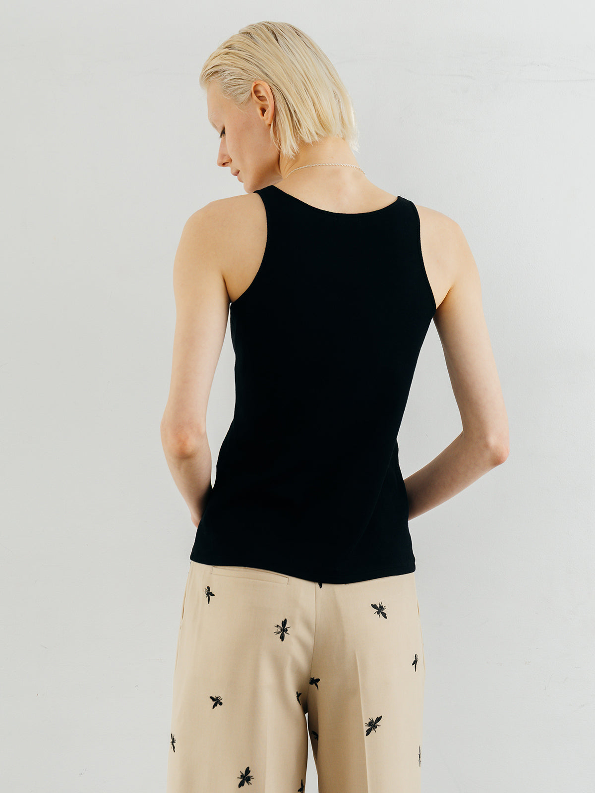CUT TANK TOP