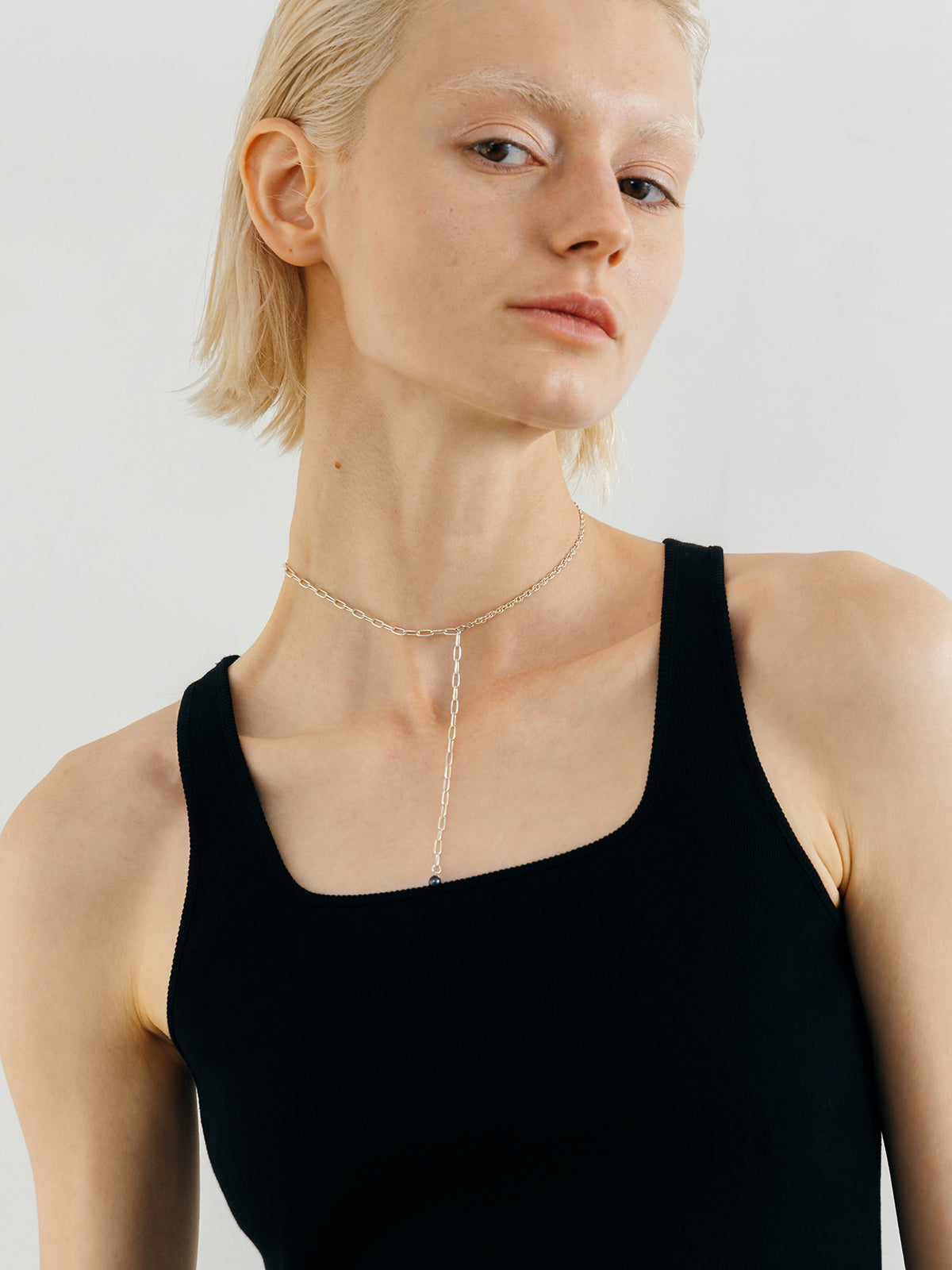 CUT TANK TOP